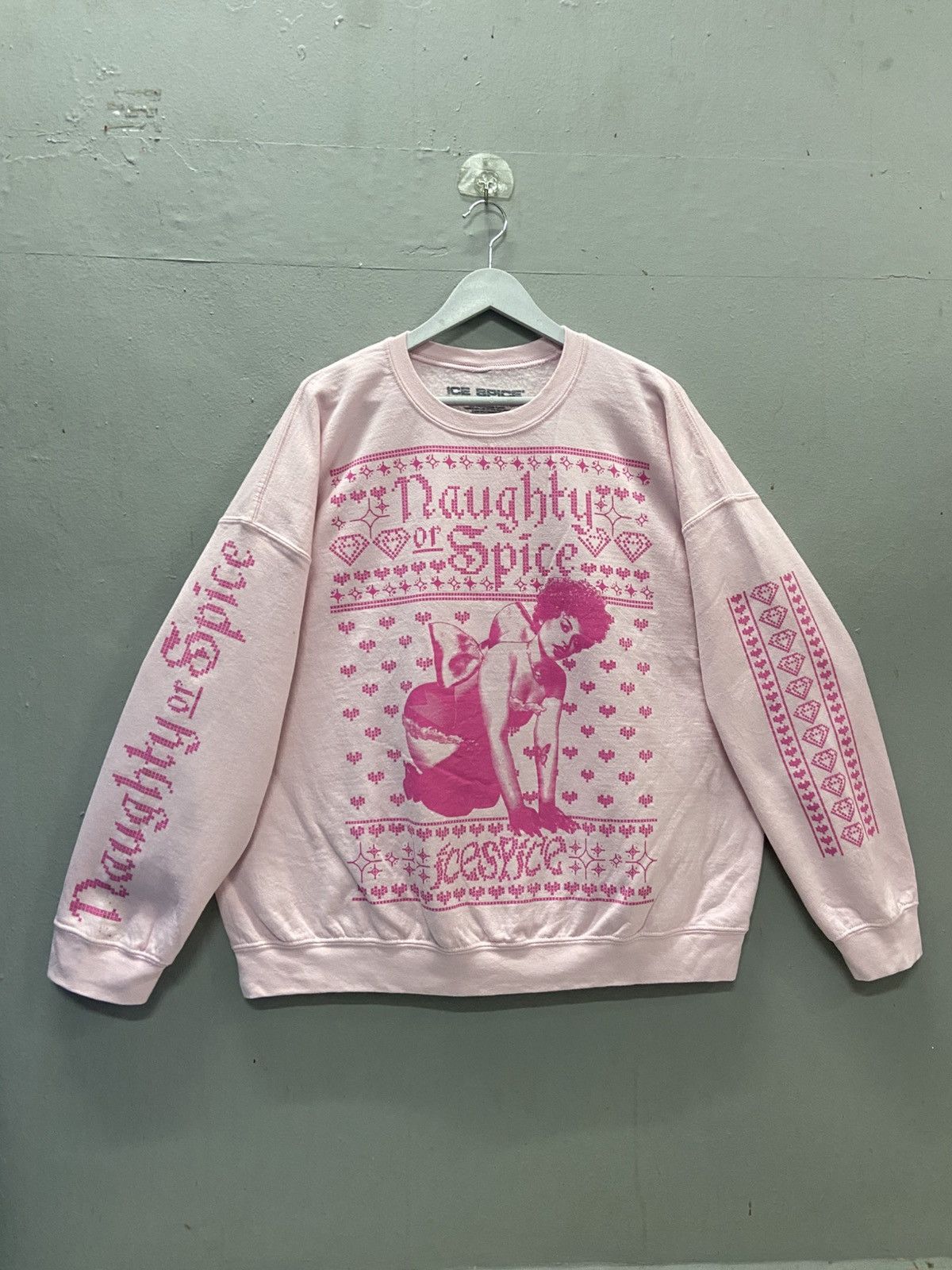 Band Tees ICE SPICE NAUGHTY OF SPICE AMERICAN RAPPER CREWNECK Size US XXL / EU 58 / 5 - 1 Thumbnail