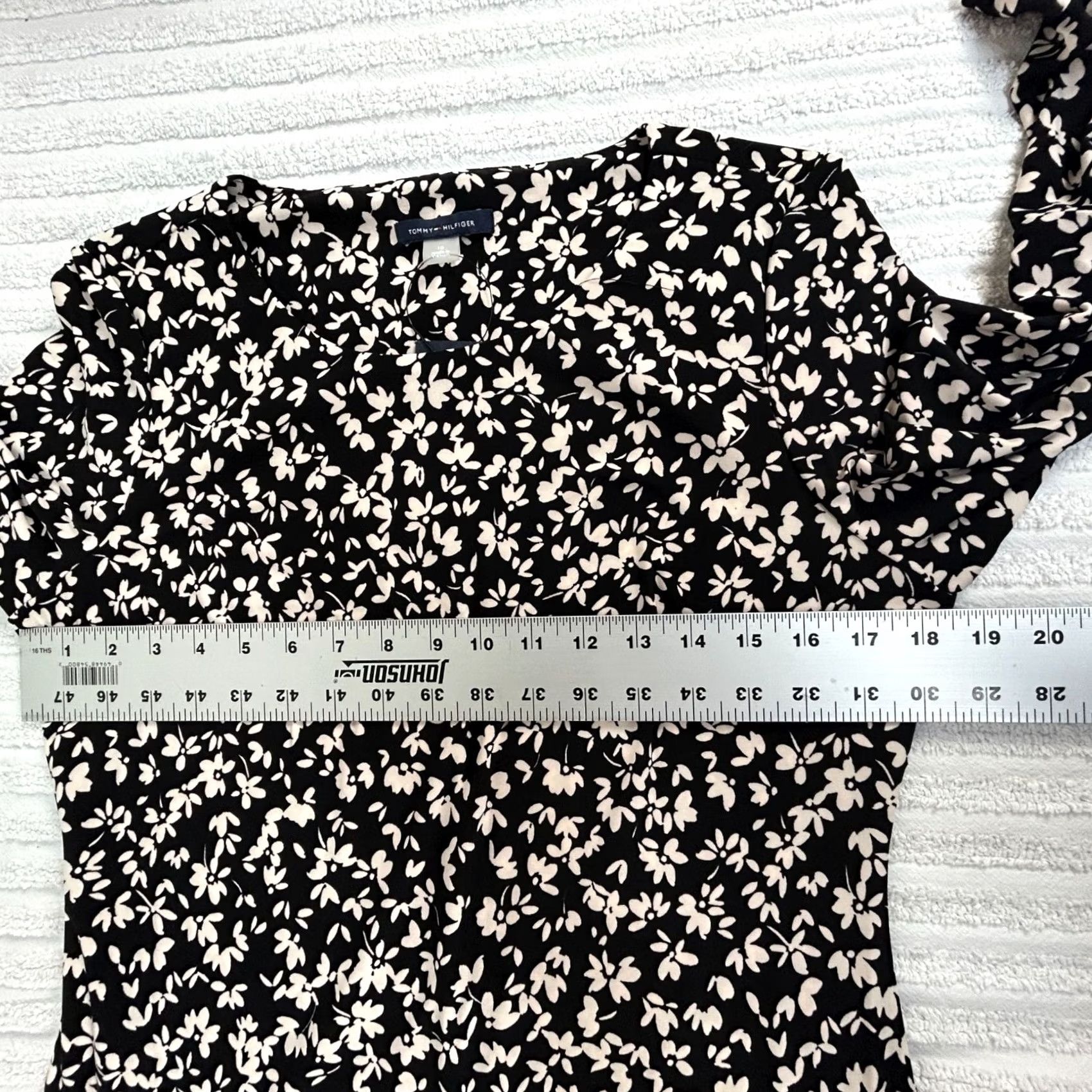 Tommy Hilfiger Tommy Hilfiger Womens Black White Floral Bell Sleeve Shift Dress Size 10 New 9 Size L / US 10 / IT 46 - 7 Thumbnail