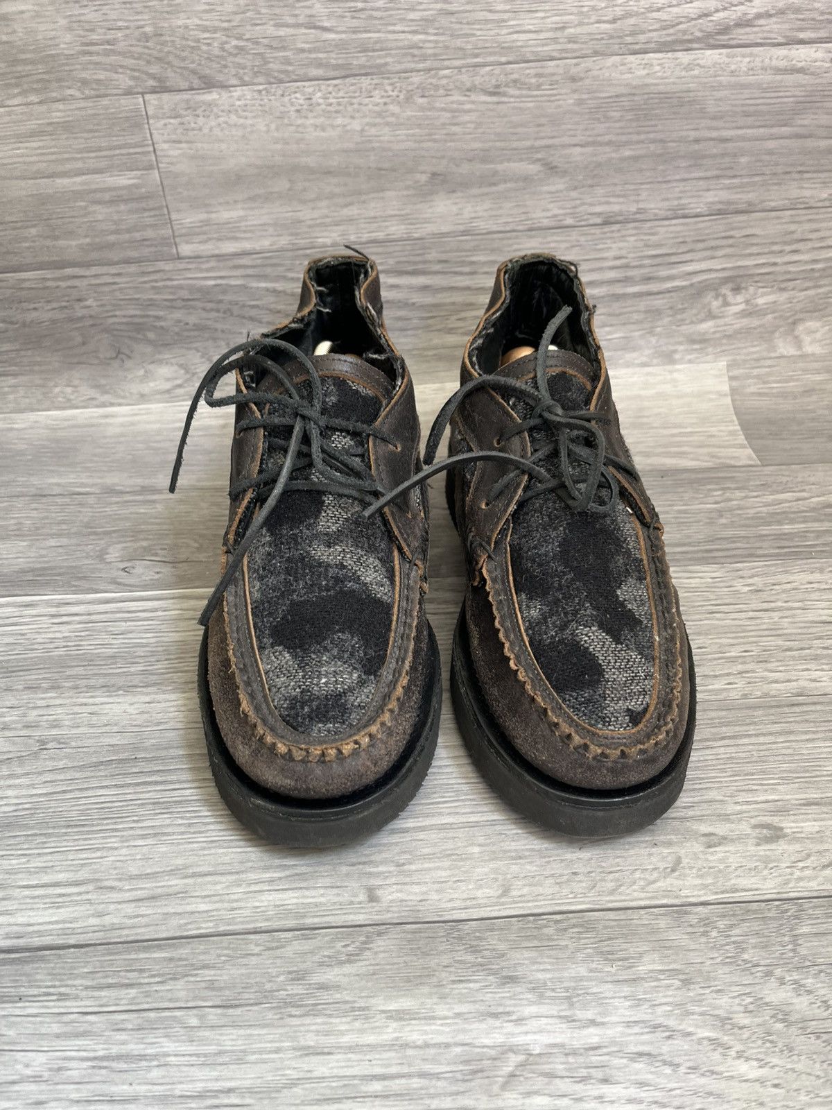 Yuketen Yuketen black camo moccasin moc toe leather shoes Size US 10 / EU 43 - 3 Thumbnail