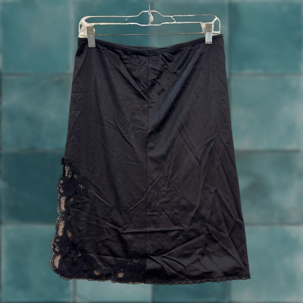 Vintage VINTAGE Body Chic Slip Skirt XS Small Black Lace Victoria n USA Midi S Womens Size 28" / US 6 / IT 42 - 1 Thumbnail