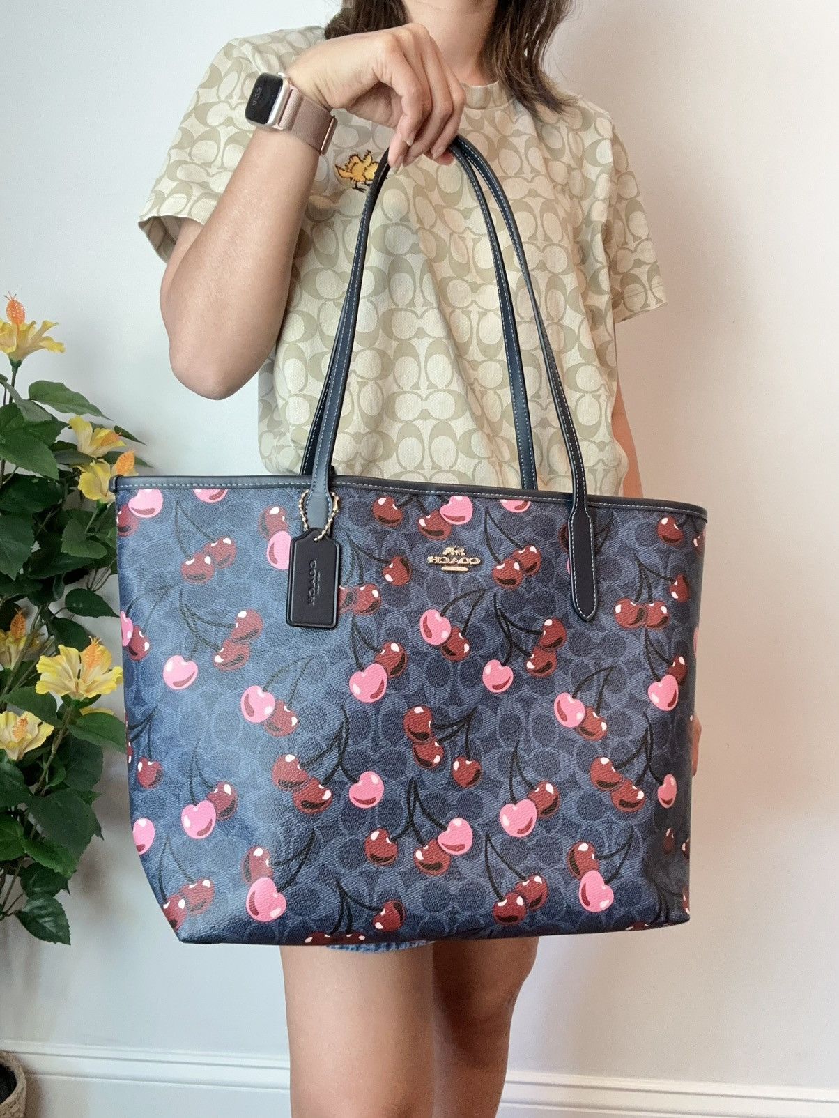 Coach Coach City Tote Bag In Signature Canvas With Cherry Print Size ONE SIZE - 7 Thumbnail