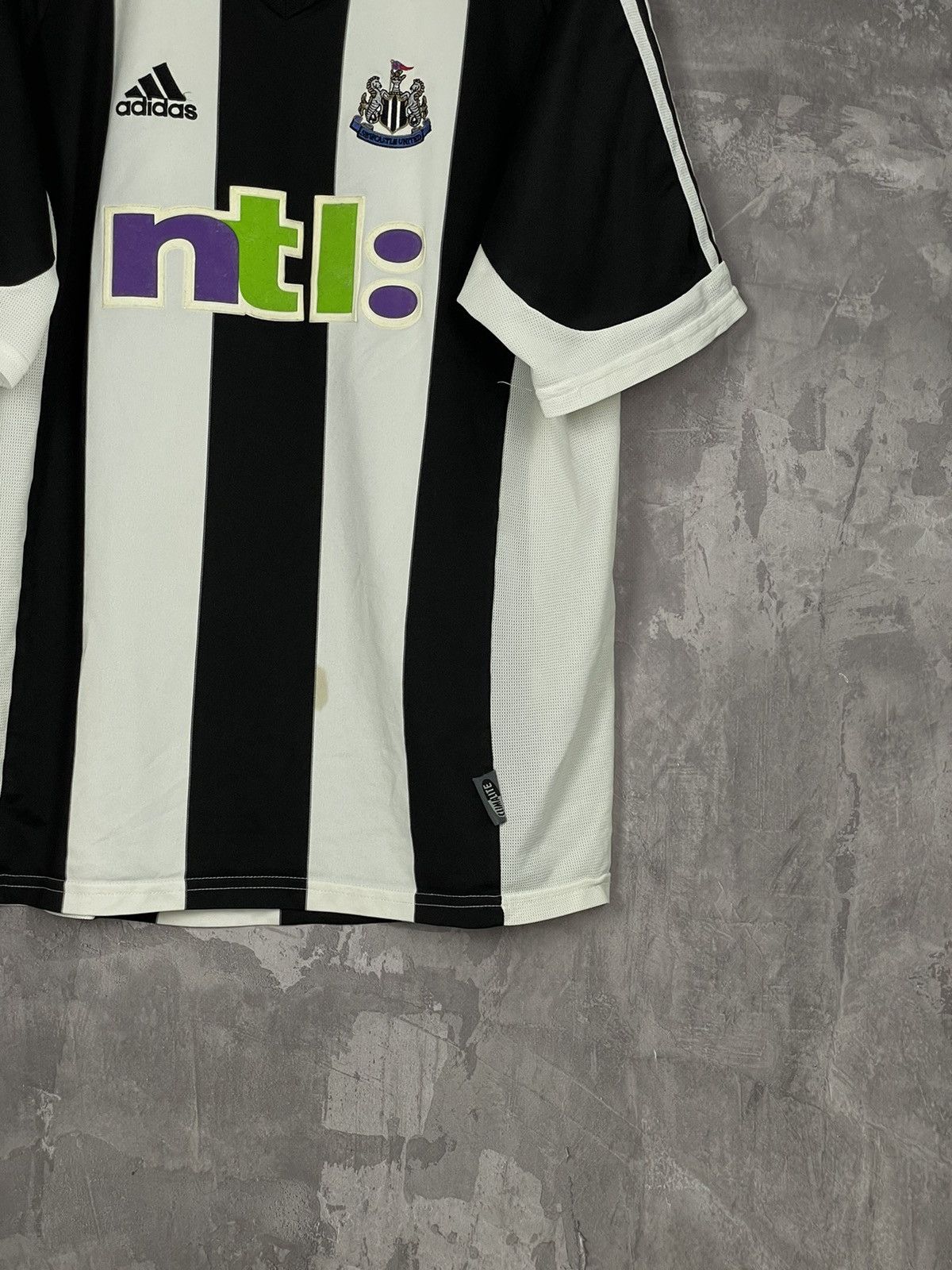 Adidas × Vintage Newcastle United 2000/2001 Away Shirt Vintage Size US L / EU 52-54 / 3 - 6 Thumbnail