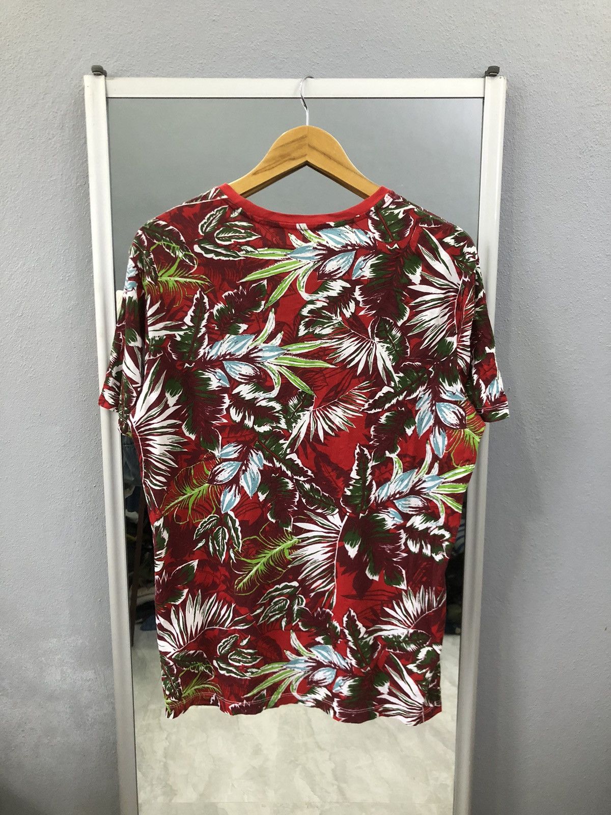 Benetton Benetton Floral Jungle Tee – Made in Egypt – Size M Size US M / EU 48-50 / 2 - 11 Thumbnail