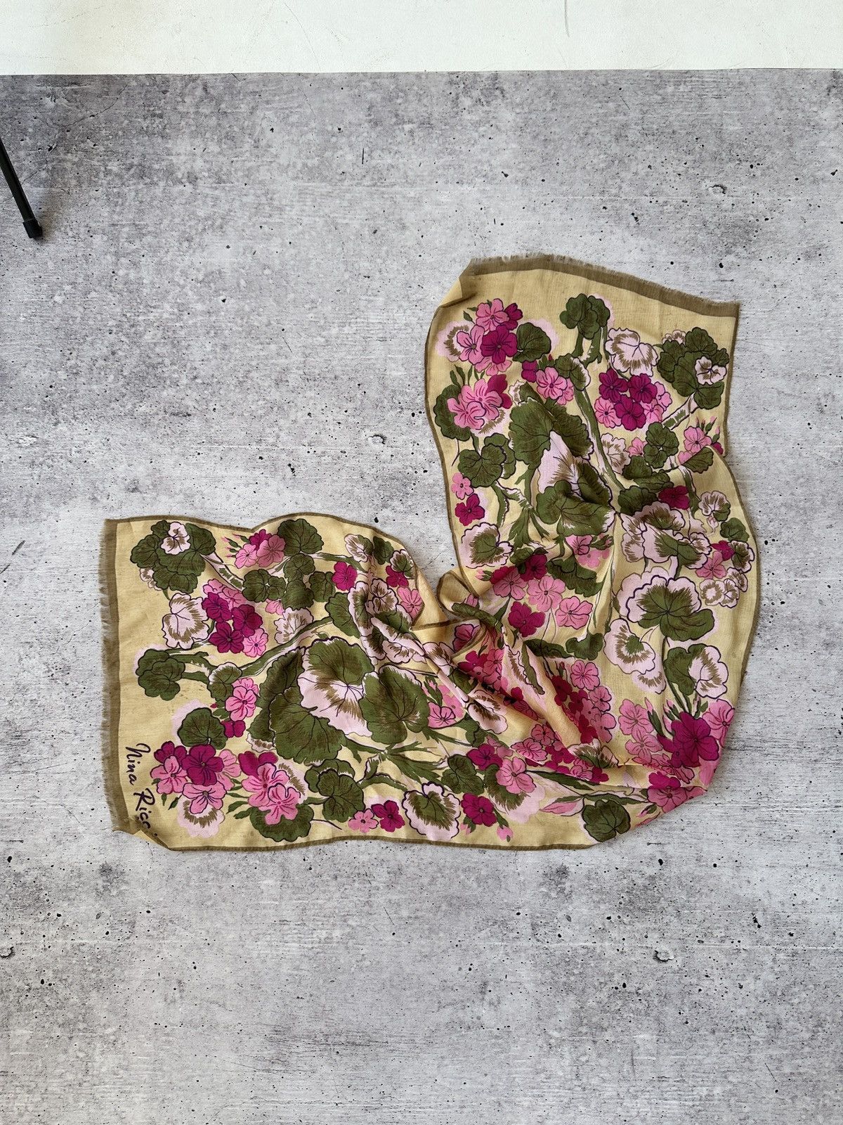 Nina Ricci Nina Ricci flowers scarf Size ONE SIZE - 4 Thumbnail