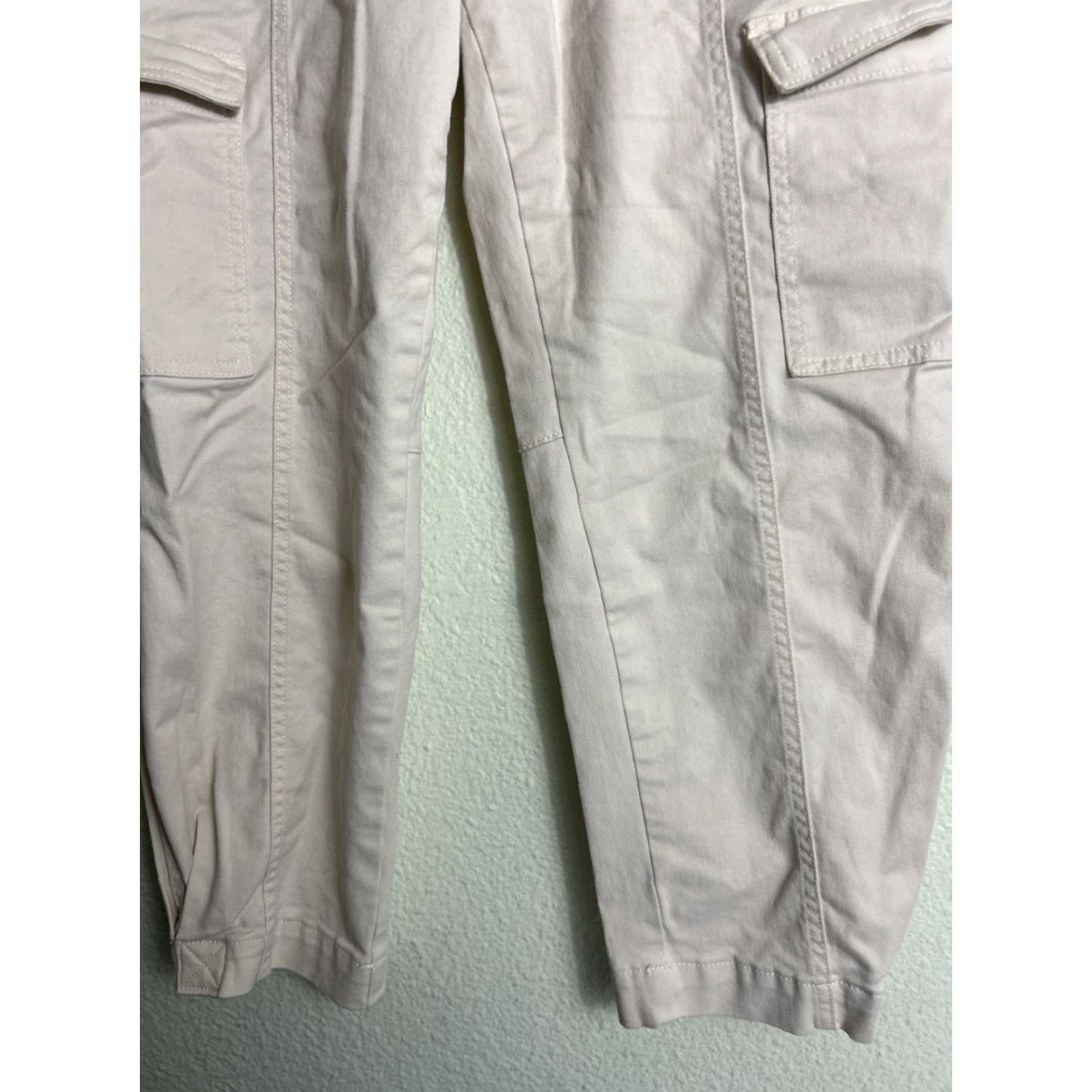 Banana Republic Banana Republic High Rise Cargo Pant Cotton Size 6 Cream Ivory Women Pants 30x30x25 Cargo High Rise Womens Size 28" / US 6 / IT 42 - 2 Thumbnail