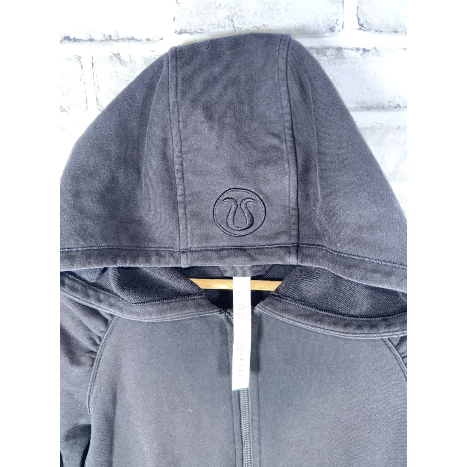Lululemon LULULEMON Black Full Zip Hoodie Jacket Womens 10 Black Full Zip Hoodie Jacket Women 10 Size L / US 10 / IT 46 - 2 Thumbnail
