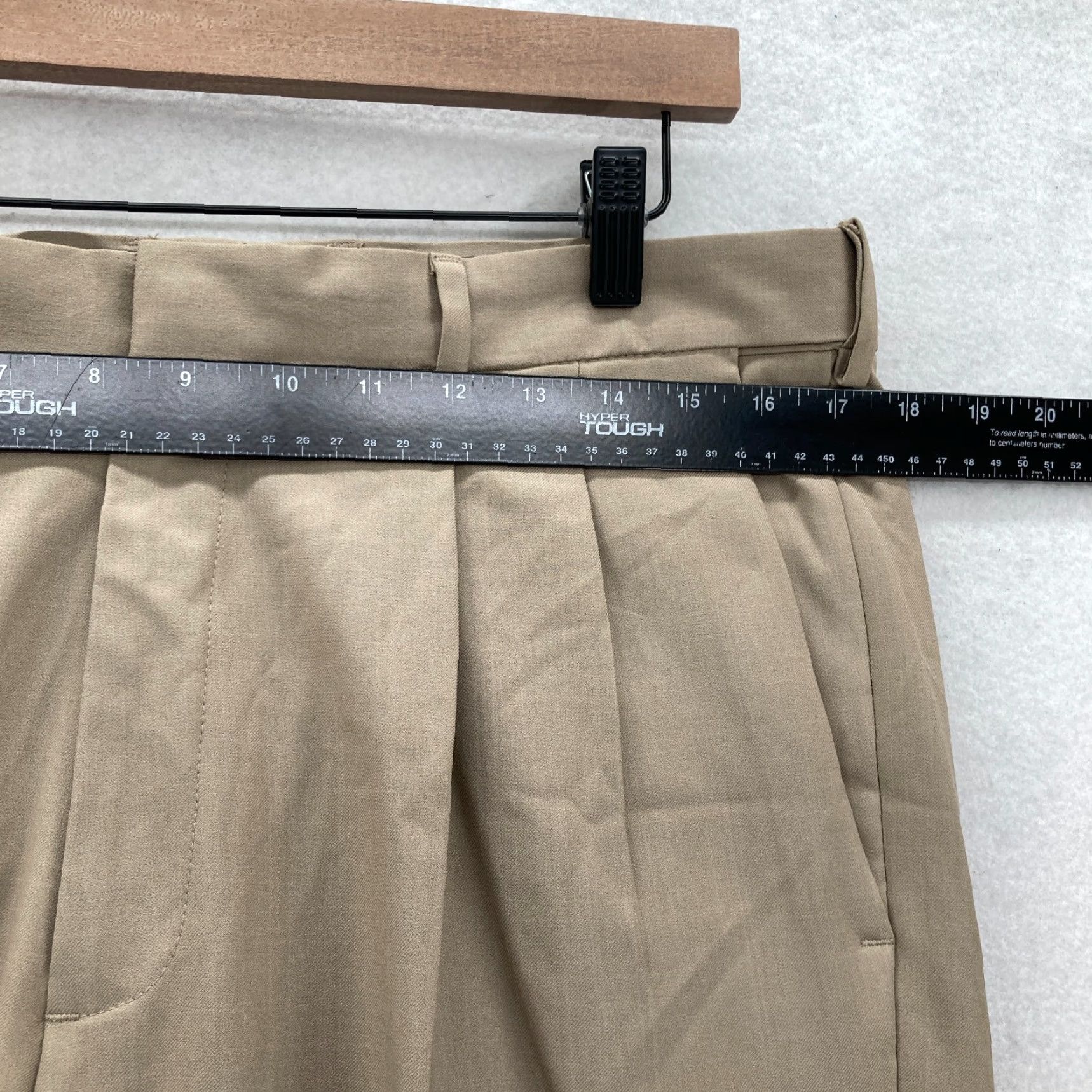 Haggar Haggar Dress Pants Mens 34x30 Khaki Beige Stretch Premium Comfort Wrinkle Resistant Business Workwear Straight Inseam 30in Regular Fit Size US 34 / EU 50 - 5 Thumbnail