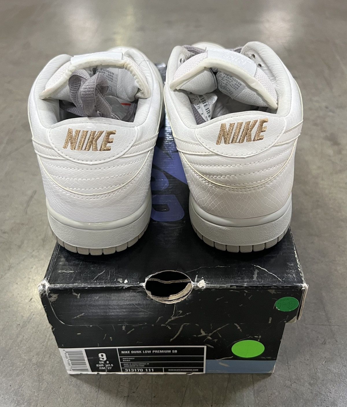 Nike Nike SB Dunk Low Medicom 4 2006 Size US 9 / EU 42 - 3 Thumbnail