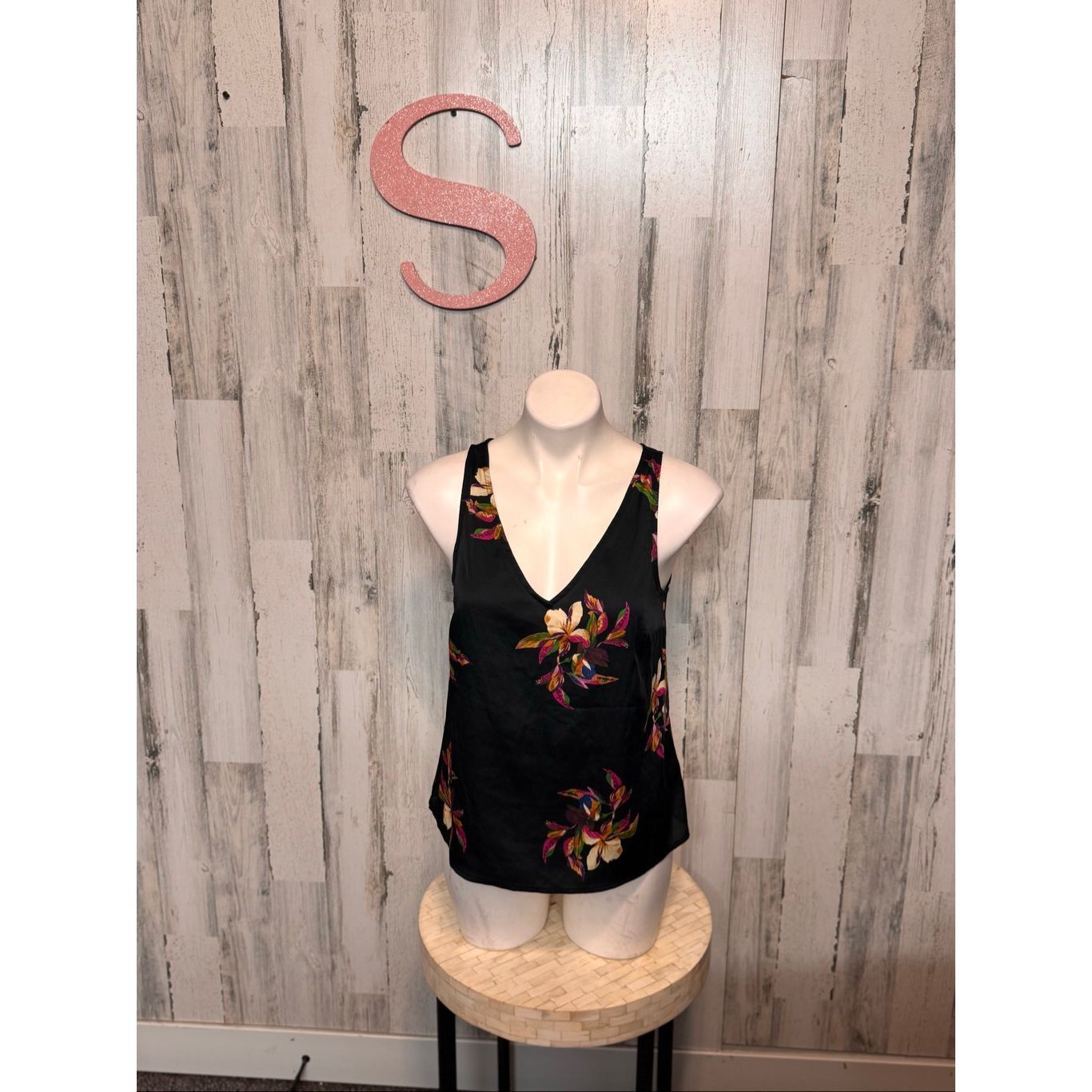 Other a.n.d New York Floral V-Neck Tank Top Women’s Small Black Sl Size S / US 4 / IT 40 - 2 Thumbnail