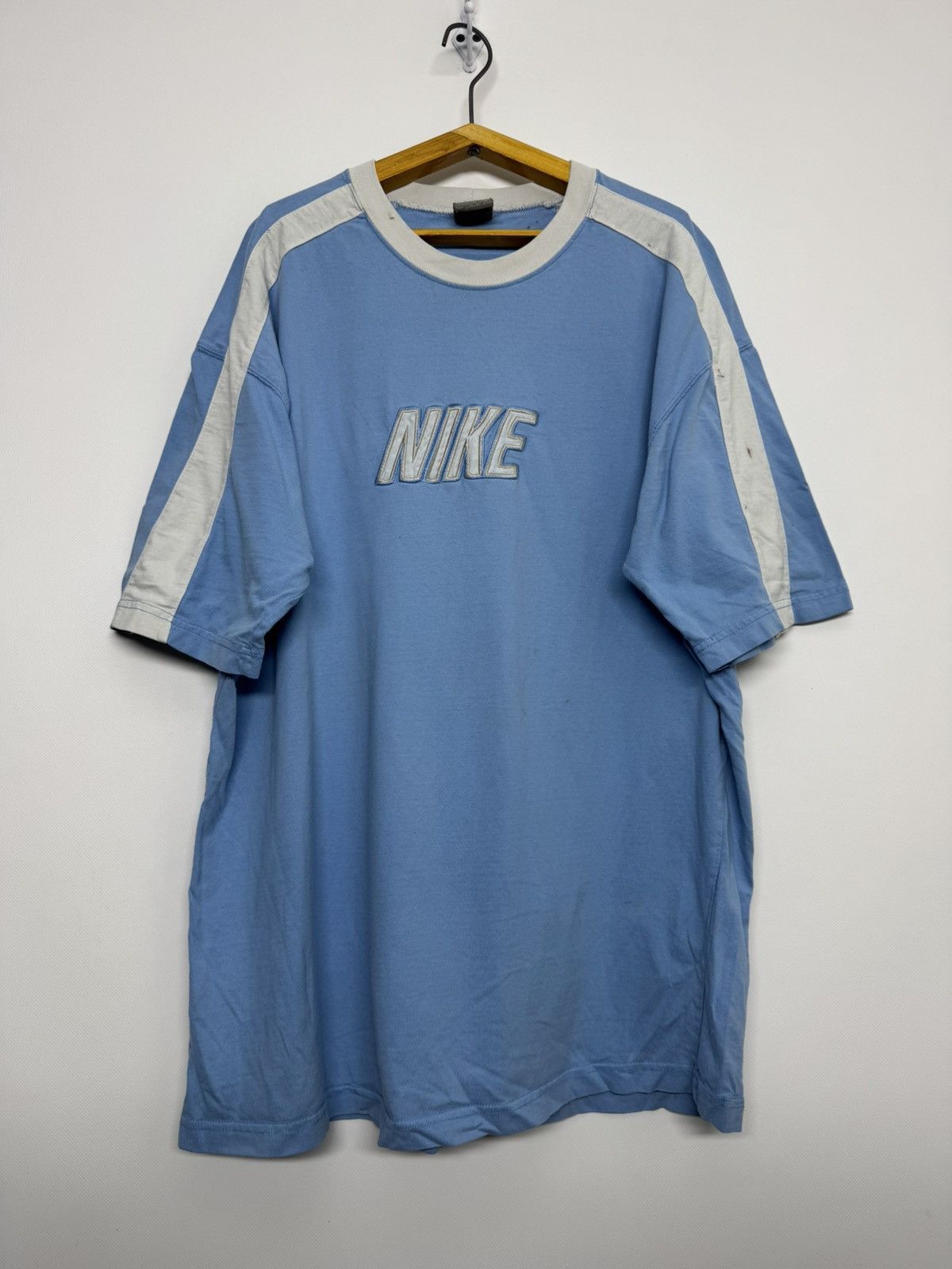 Nike Vintage Y2k Nike Big Logo Swoosh T-Shirt Size US XL / EU 56 / 4 - 4 Thumbnail