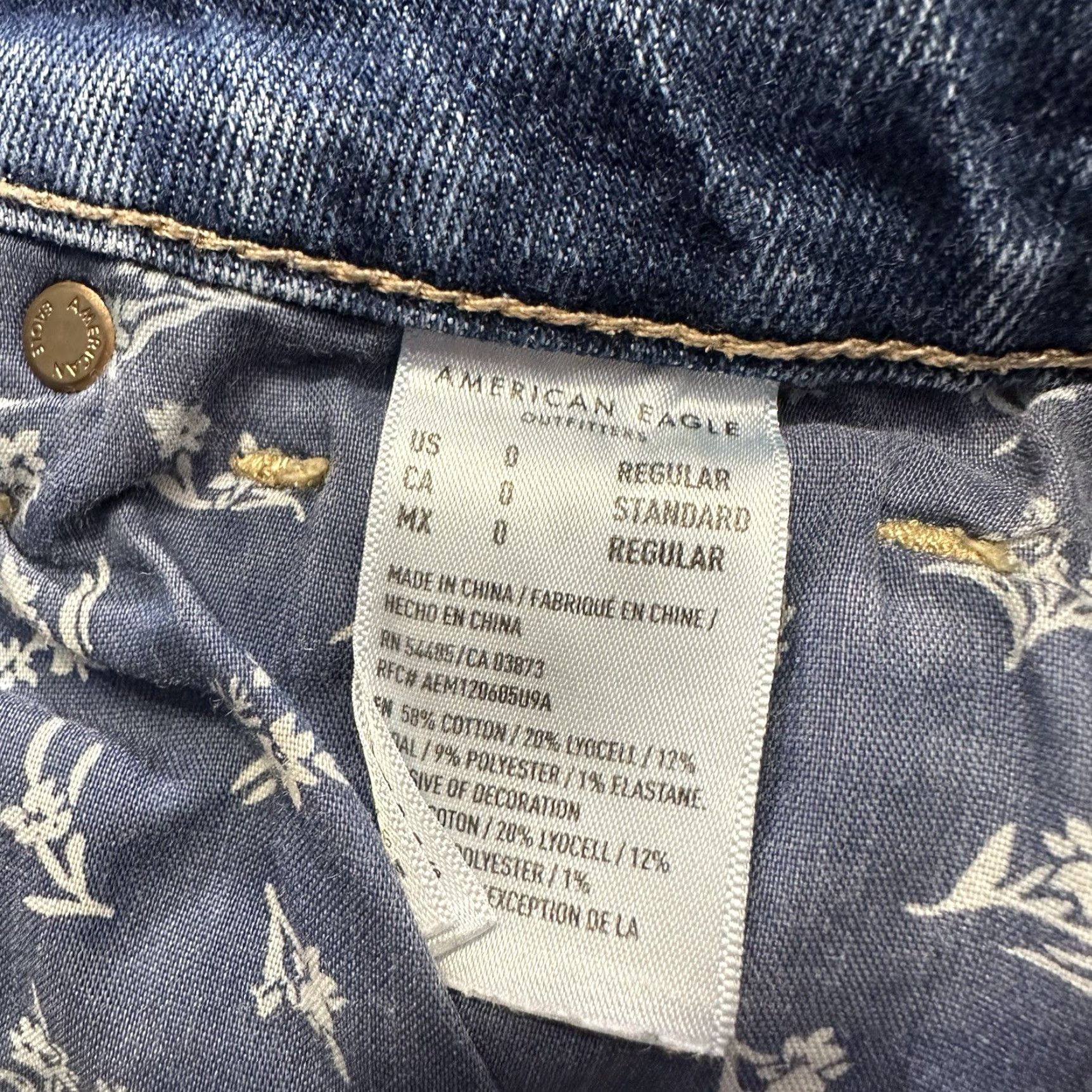 American Eagle Outfitters American Eagle Outfitters Shorts Womens 0 24x3 High Rise Distressed Cut-Off Denim Short Size 25" / US 0 / IT 36 - 4 Thumbnail