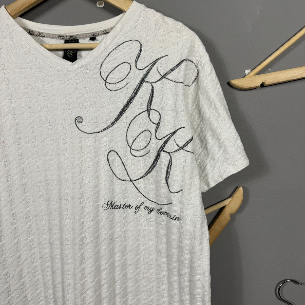 Karl Kani × Vintage Karl Kani “King of Black” Graphic V-Neck T-Shirt Size US L / EU 52-54 / 3 - 5 Thumbnail