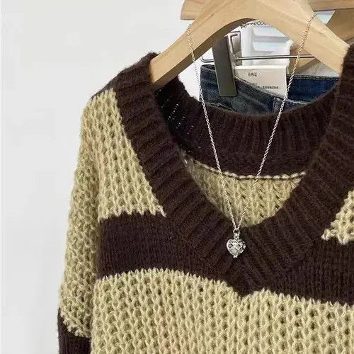 Japanese Brand Vintage v-neck striped knit sweater Size M / US 6-8 / IT 42-44 - 3 Thumbnail