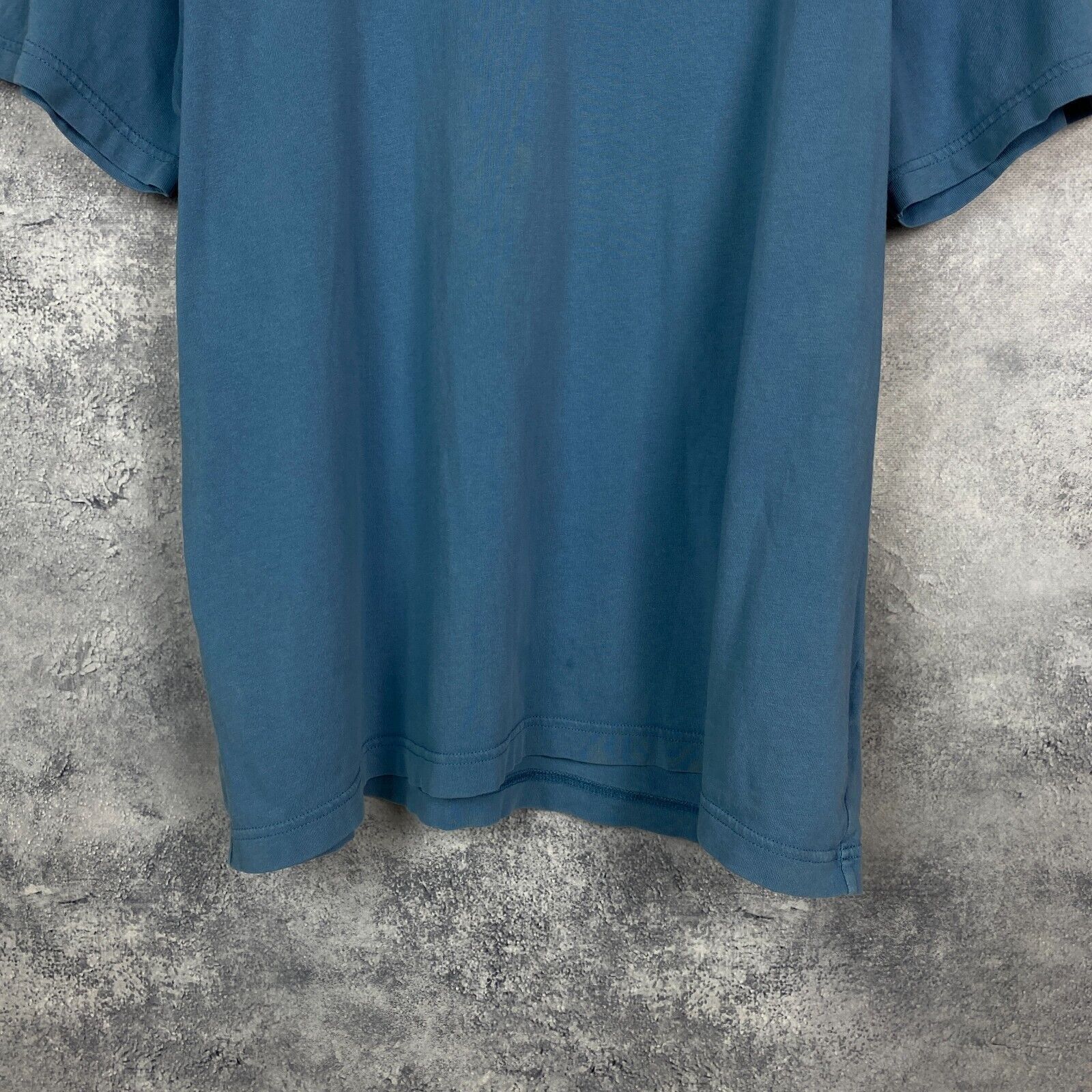 Uniqlo Uniqlo Peter Saville Remix Tee Men's Size L Blue ` Size US L / EU 52-54 / 3 - 2 Thumbnail