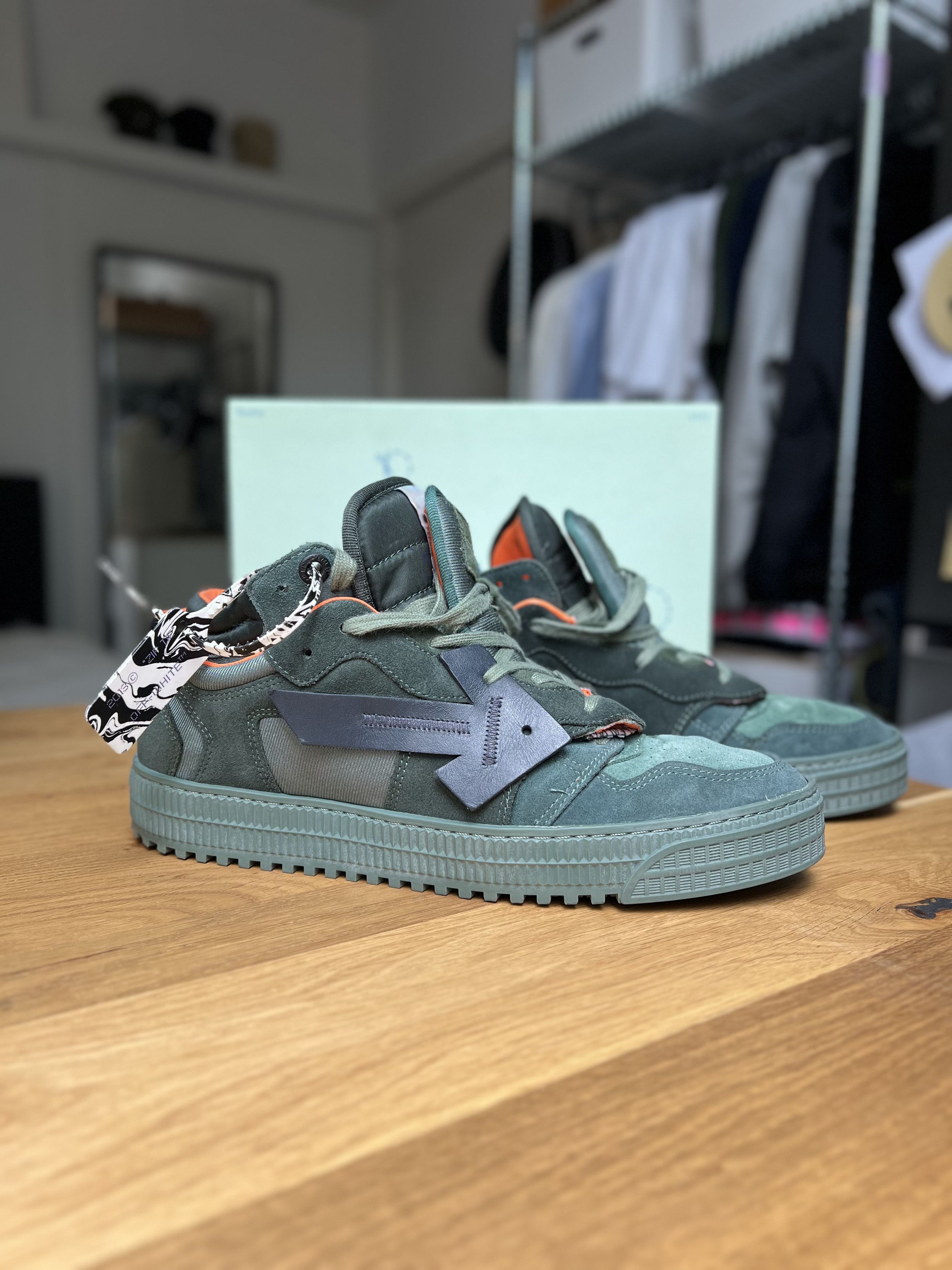 Off-White Off Court Low Dark Green Dark OFF-WHITE Size US 11 / EU 44 - 1 Thumbnail