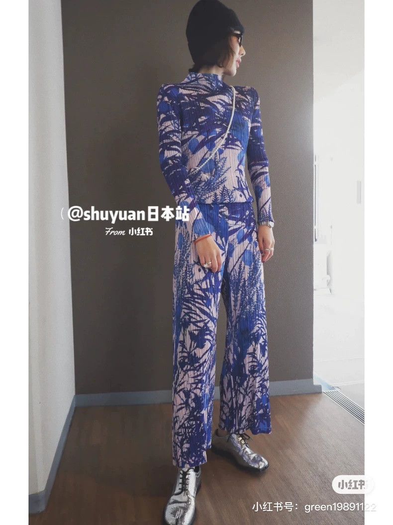 Issey Miyake Issey Miyake size:4 Blue floral patterned pleated top with Size S / US 4 / IT 40 - 6 Thumbnail