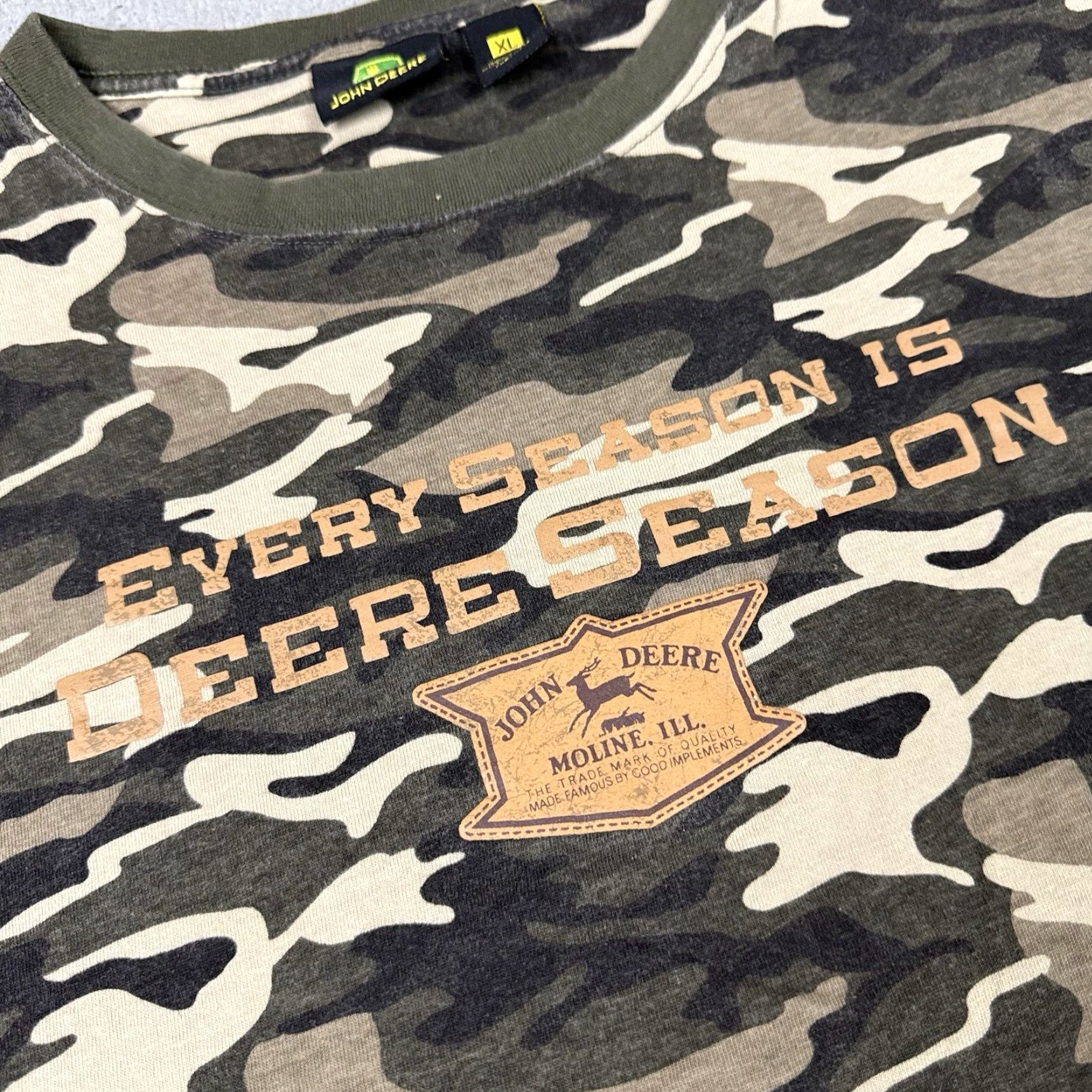 Delta VINTAGE John Deere T Shirt Mens XL Green Camouflage Y2K Moline ILL Casual Hunting Camo Mens Size US XL / EU 56 / 4 - 3 Thumbnail