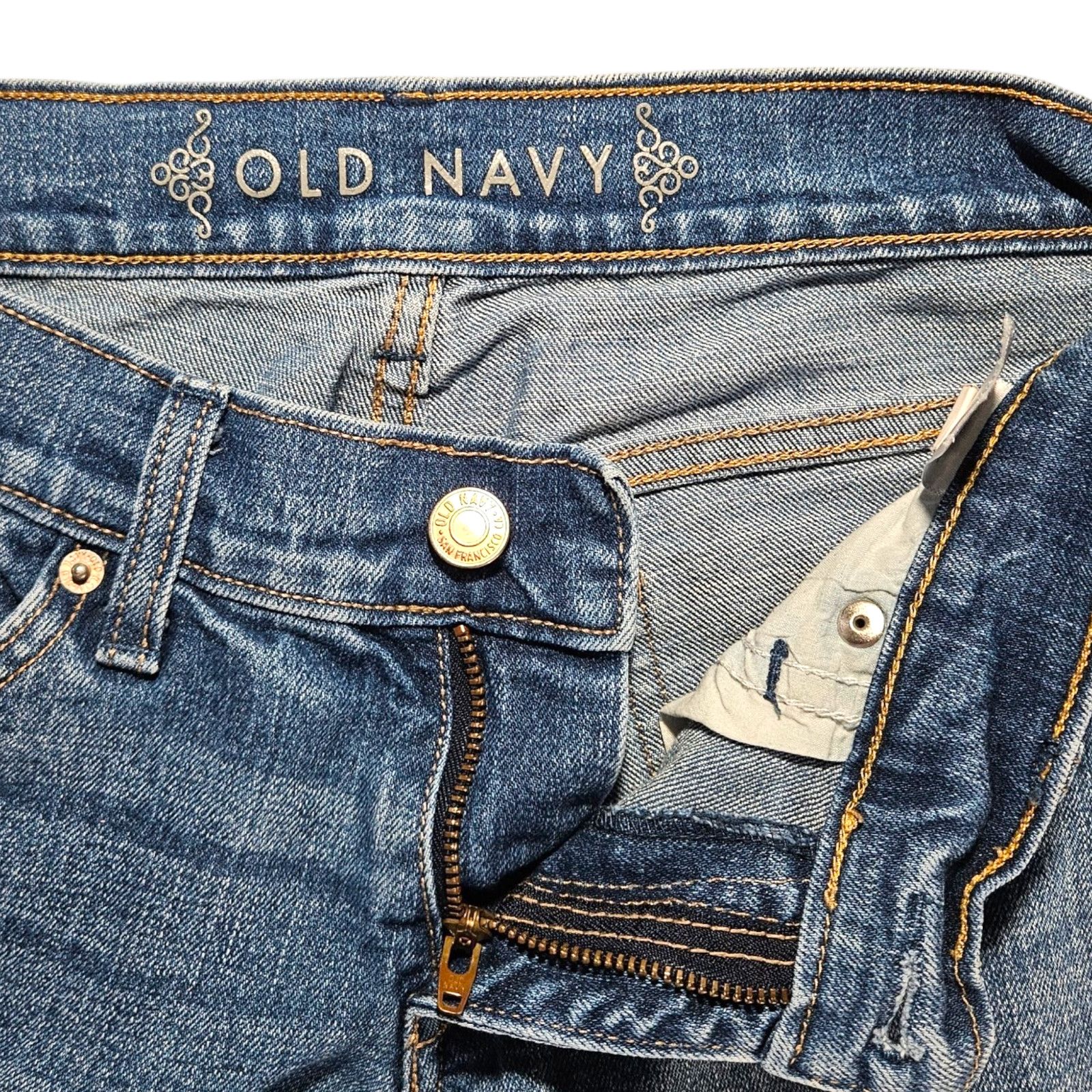 Old Navy EUC Old Navy Distressed Boyfriend Skinny Jeans Sz. 0 Regular Size 25" / US 0 / IT 36 - 5 Thumbnail