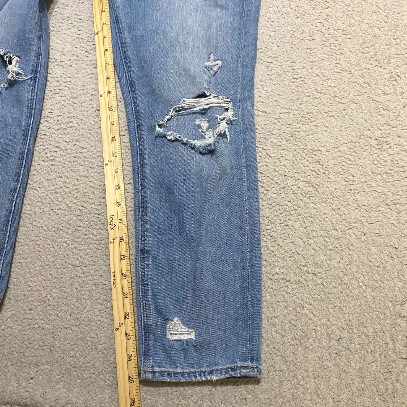 American Eagle Outfitters American Eagle Outfitters Mom Jeans Denim Medium Wash High Rise 6P Womens Blue Distressed Pockets 5-Pocket Design Inseam 25 in Size 28" / US 6 / IT 42 - 6 Thumbnail