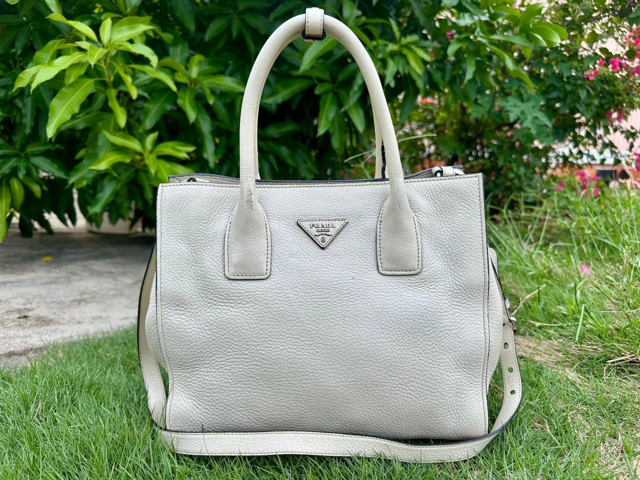 Prada Authentic Prada Vitello Daino Blanco Shopping Tote Bag Size ONE SIZE - 13 Thumbnail