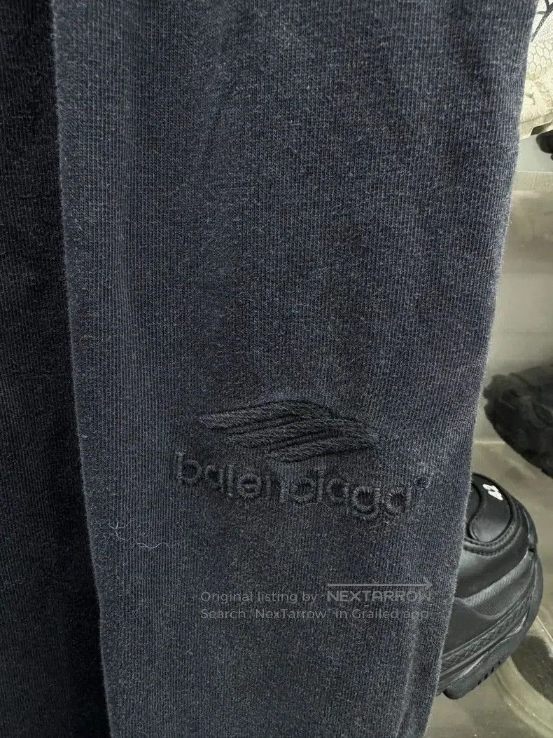 Balenciaga Balenciaga 23Fall Washed Distressed Sweatpants. Size US 26 / EU 42 - 2 Thumbnail