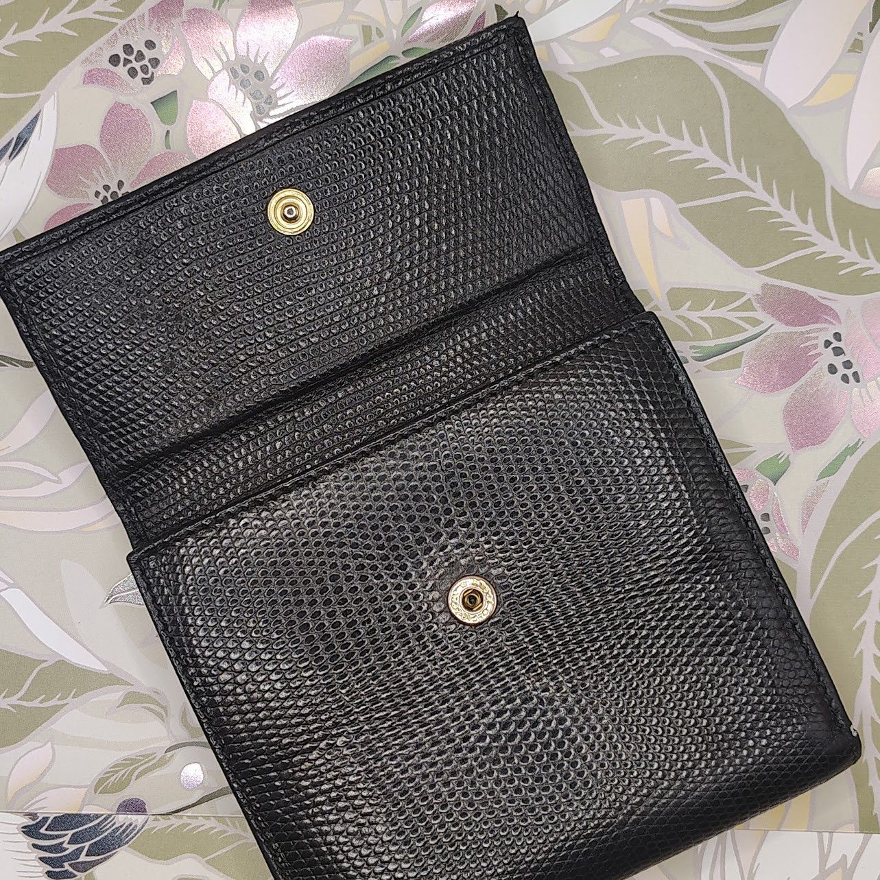 Salvatore Ferragamo Salvatore Ferragamo Vera Trifold Wallet w/Kisslock Size ONE SIZE - 6 Thumbnail