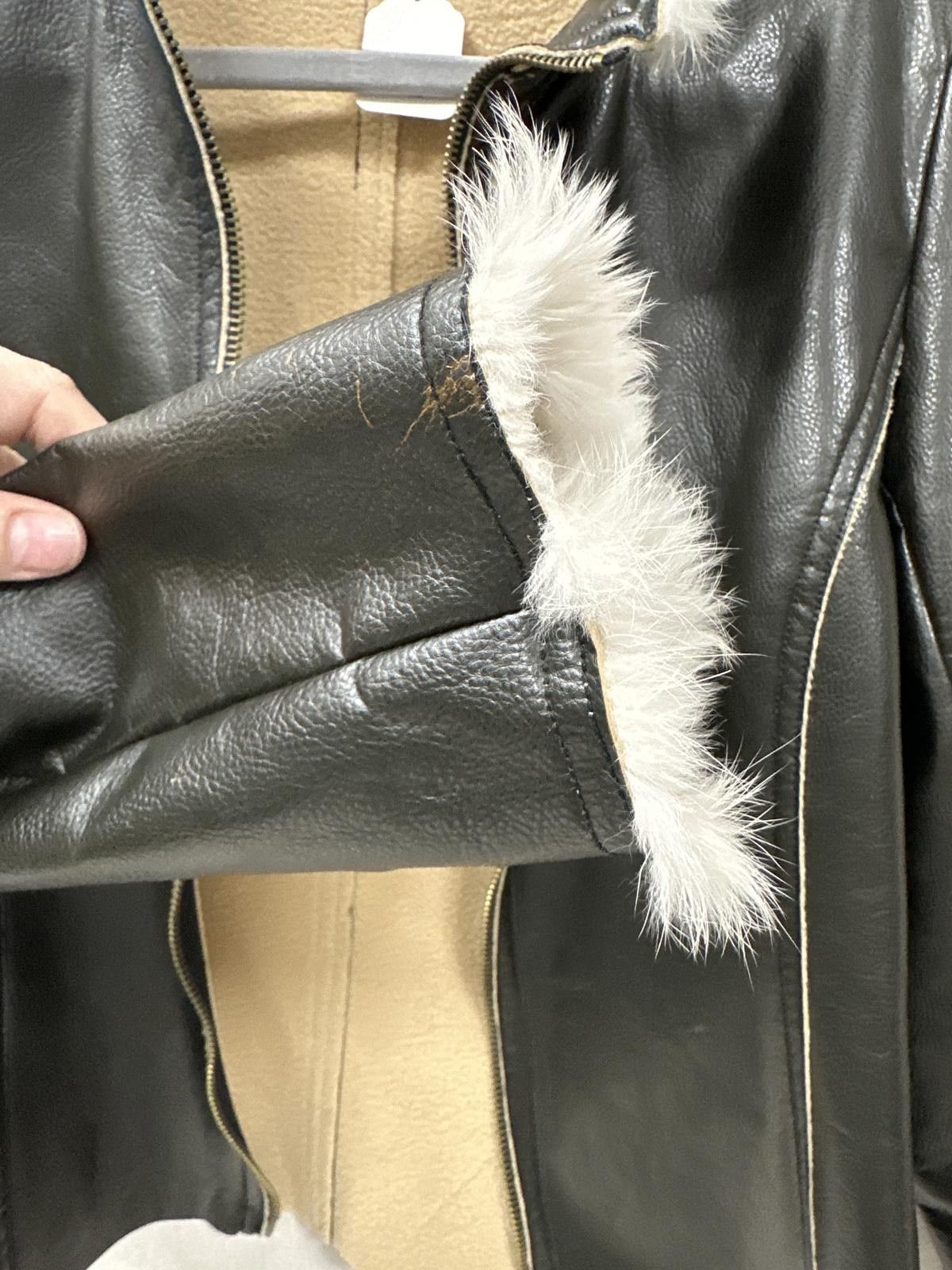 Designer Ezzentric Women's Black Leather Jacket with Faux Fur Trim Size M / US 6-8 / IT 42-44 - 3 Thumbnail