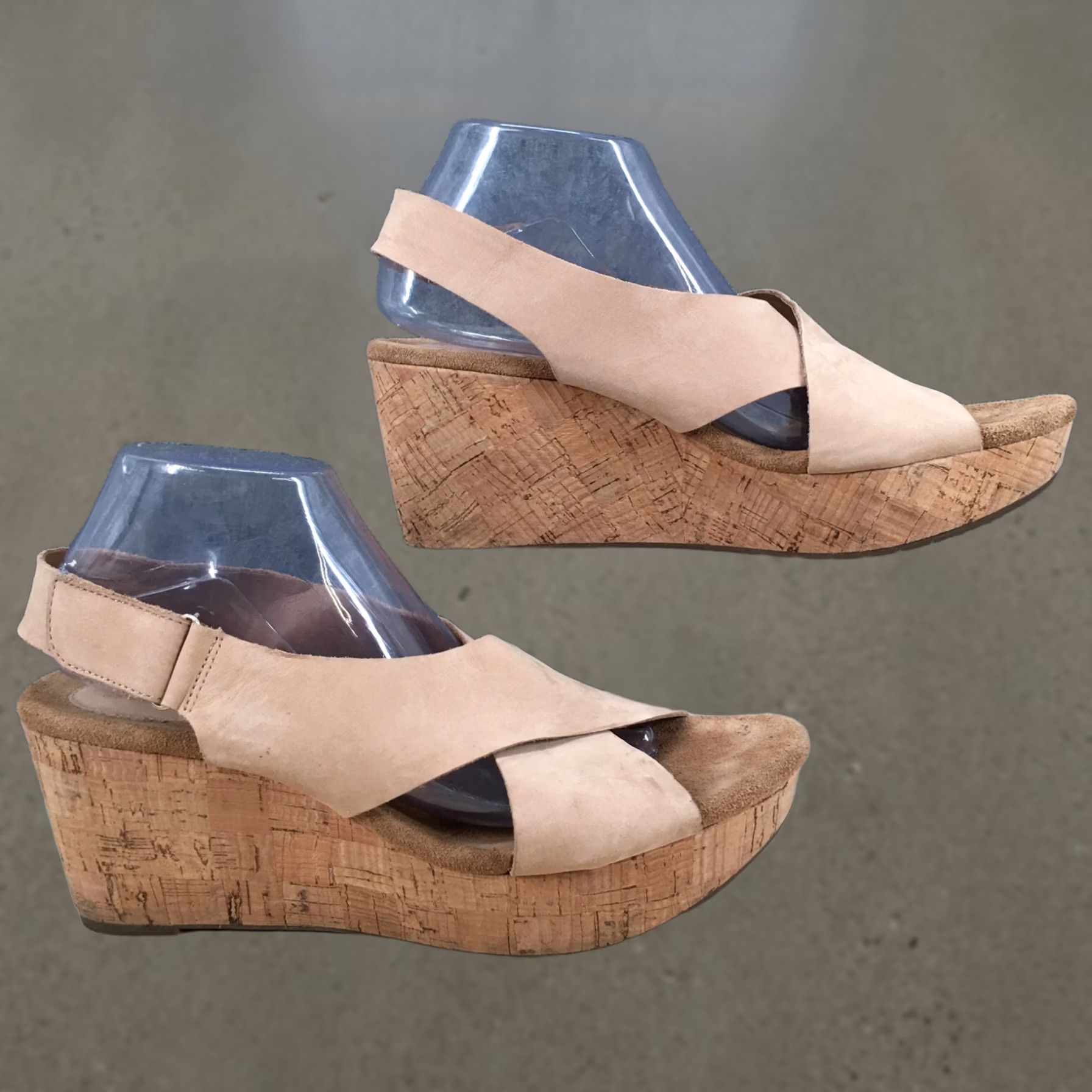 Clarks Clarks Artisan Sandals Womens 11M Beige Leather Strappy Wedge Cork Casual J21245 Size US 11 / IT 41 - 1 Thumbnail
