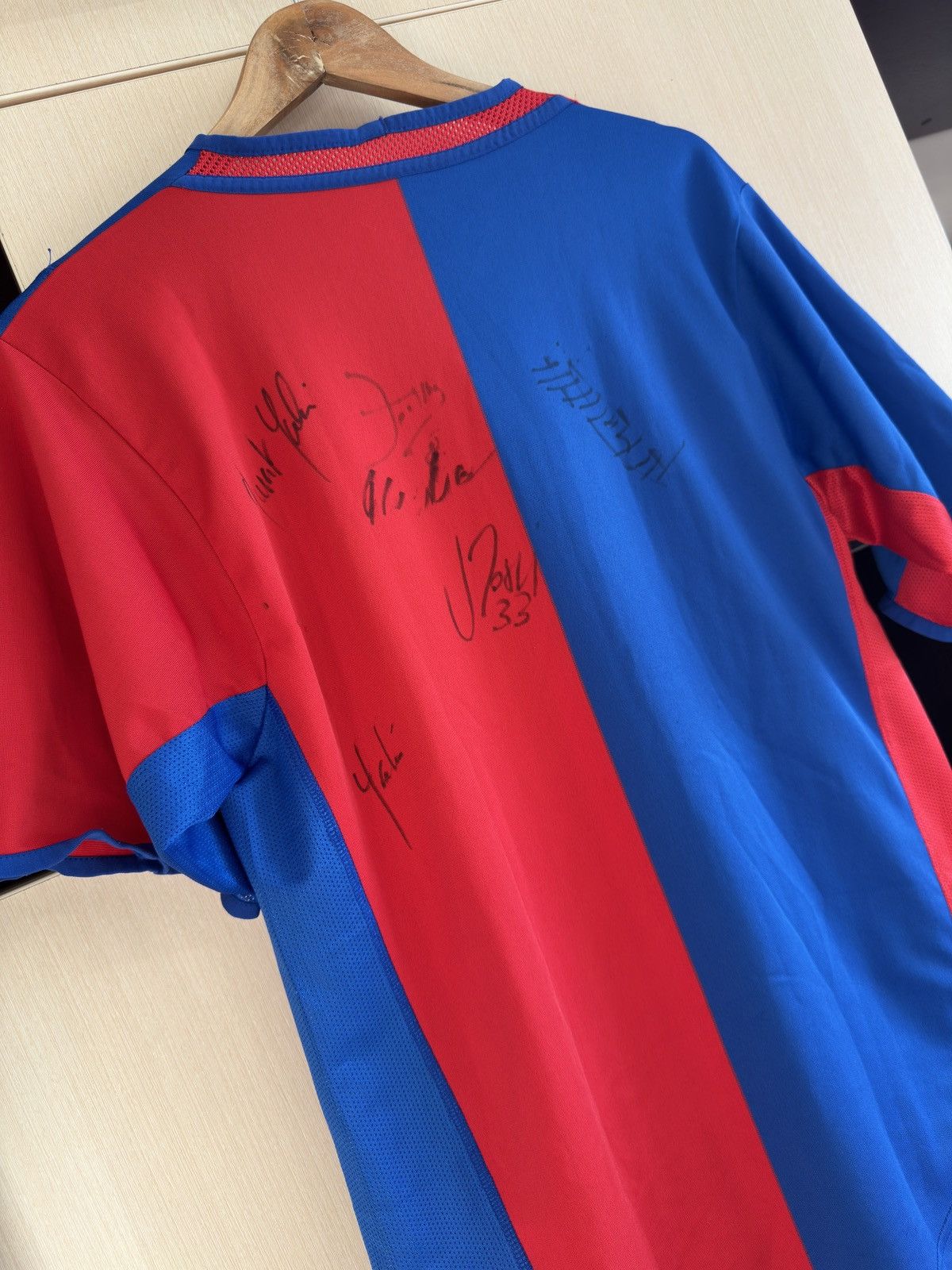 Nike Vintage Basel 2002-2004 Signed Home Soccer Jersey Kit Shirt Size US S / EU 44-46 / 1 - 9 Thumbnail