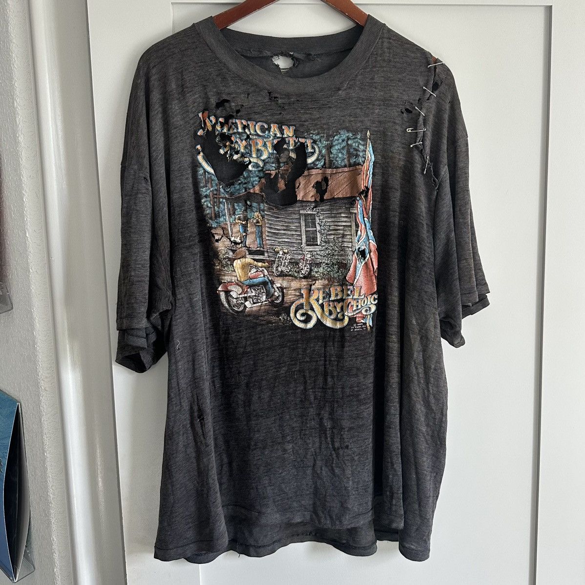 Vintage thrashed 1986 3D emblem “rebel by choice” tee Size US XL / EU 56 / 4 - 1 Thumbnail