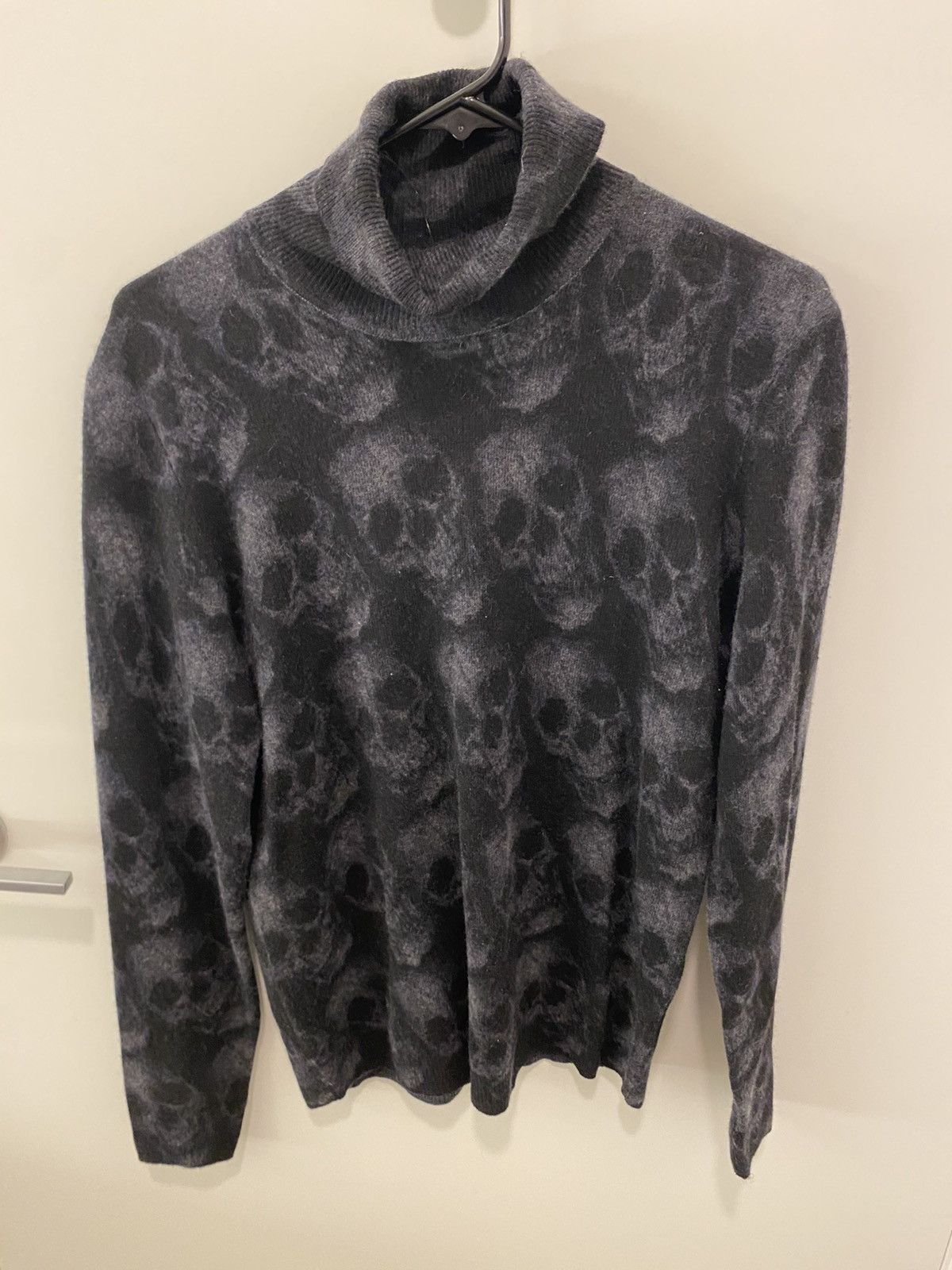 I.N.C International Concepts I.N.C. Cashmere Skull Turtleneck Size US S / EU 44-46 / 1 - 1 Thumbnail