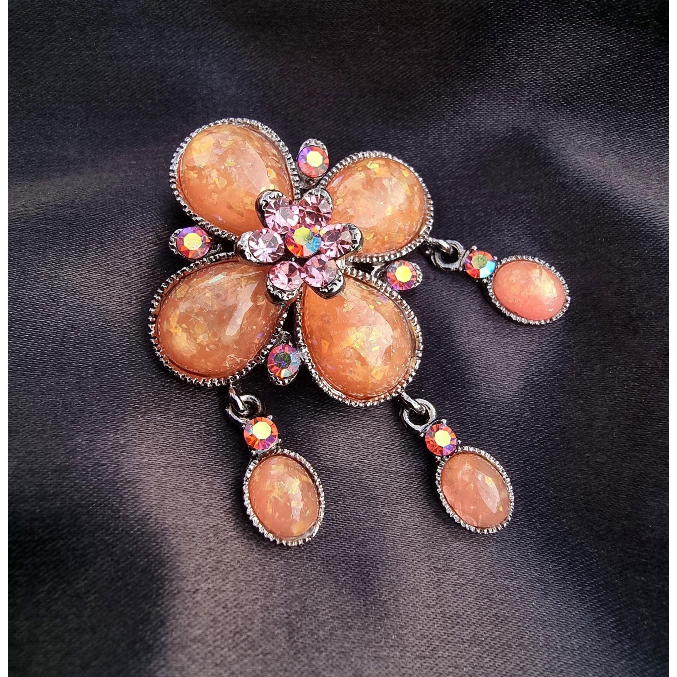 Vintage Rare Find Vintage SNK Signed Melon Opal Cabochon Rhinestones Size ONE SIZE - 4 Thumbnail