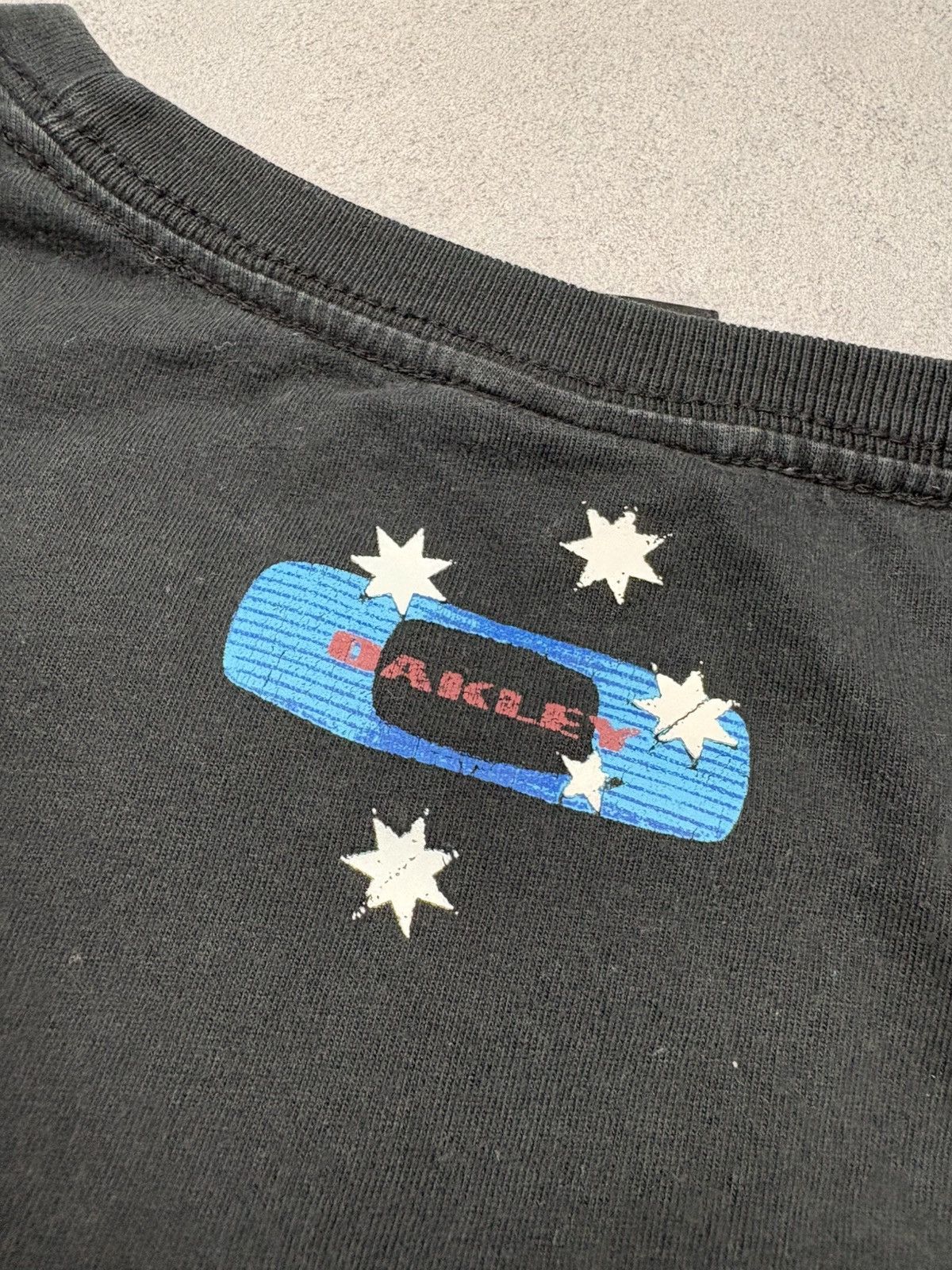 Oakley Oakley Australia Flag Graphic T-Shirt 00s Vintage Y2K Black Size US M / EU 48-50 / 2 - 15 Thumbnail