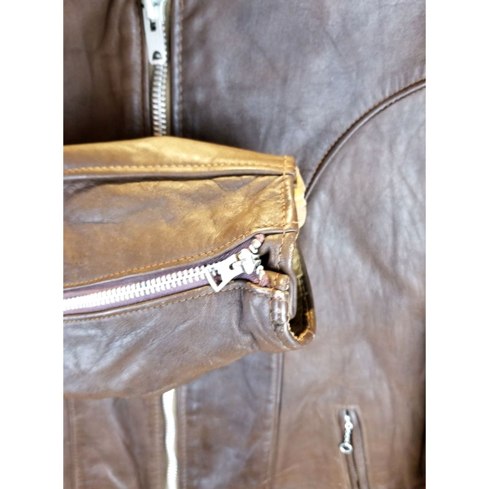 Schott VINTAGE Schott Brown Cafe Racer Motorcycle Leather Jacket SZ 48 Lined Men Jacket 70's Size US M / EU 48-50 / 2 - 7 Thumbnail