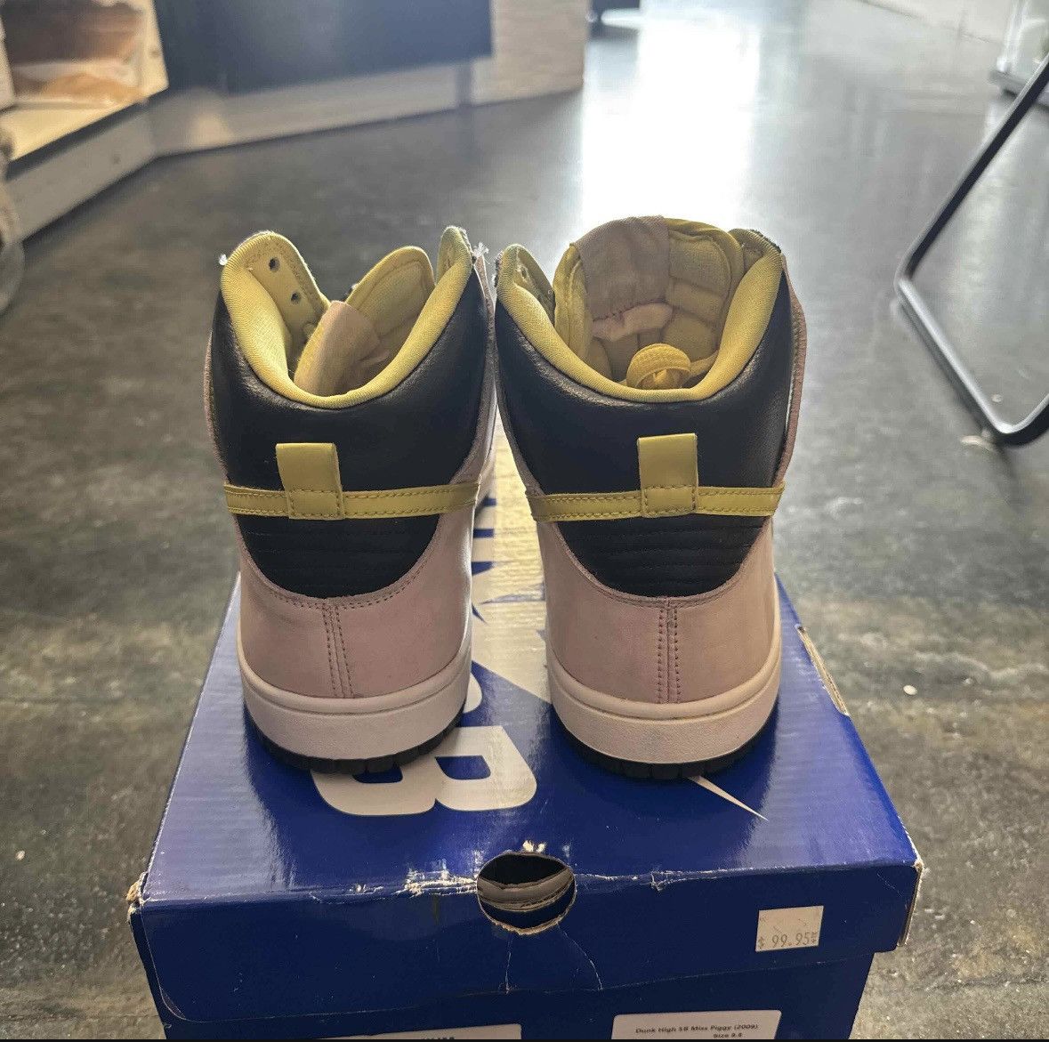 Nike Dunk High SB Miss Piggy Size US 9.5 / EU 42-43 - 4 Thumbnail