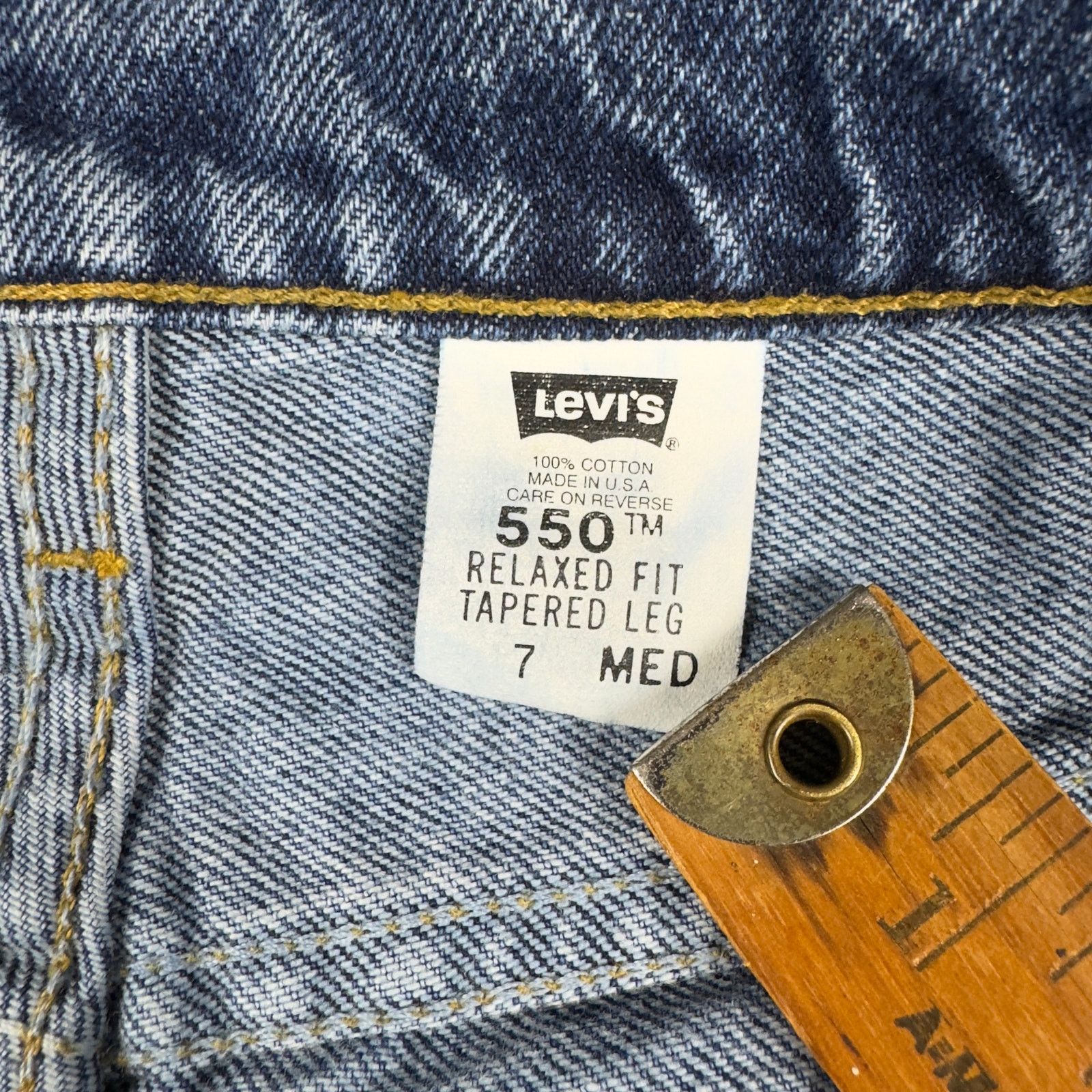 Levi's Vintage Levi’s 550 Women’s Relaxed Fit Tapered Leg Jeans 7 Size 26" / US 2 / IT 38 - 4 Thumbnail
