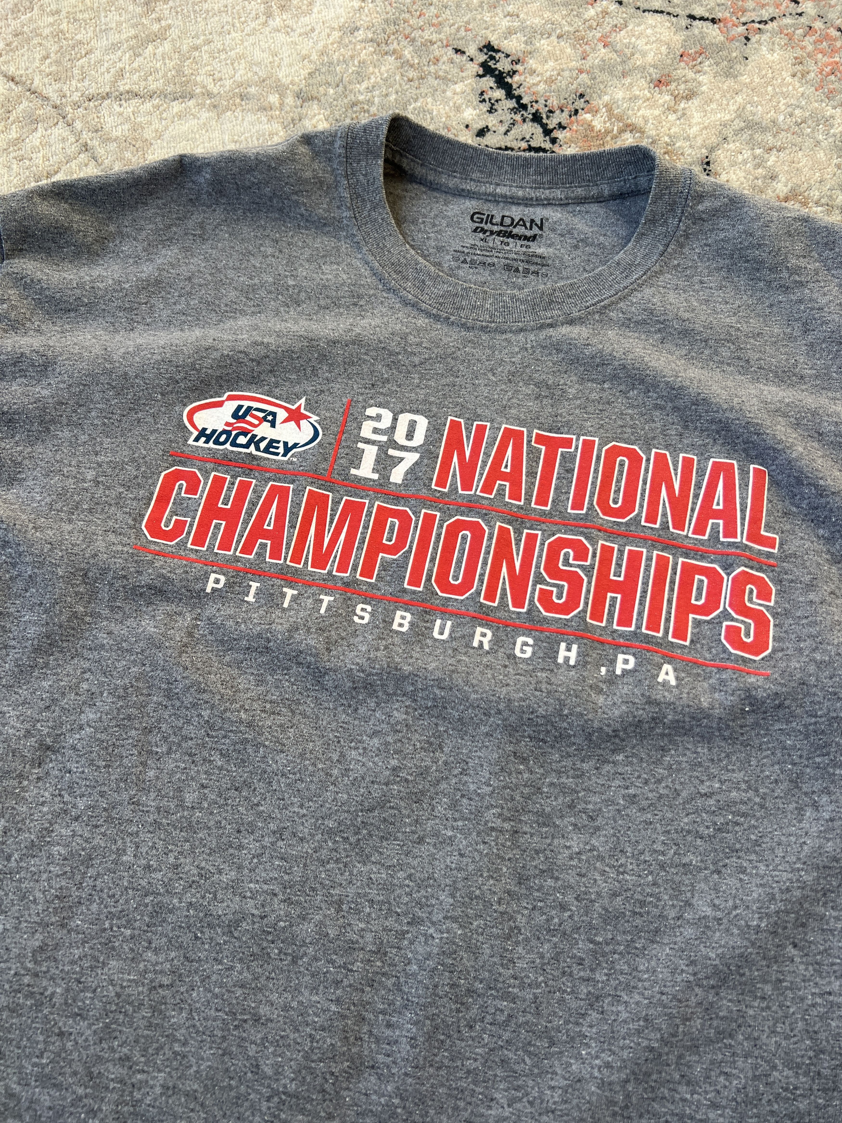 Gildan USA Hockey National Championship Pittsburgh Tee Size US XL / EU 56 / 4 - 2 Thumbnail