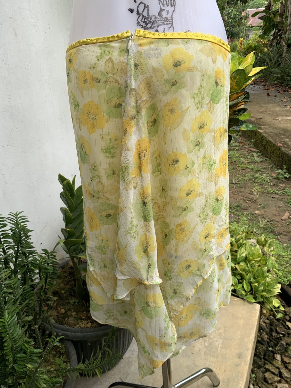 Other Vintage Floral Stripe Calm Essentials Ruffle Mesh Midi Skirt Size 30" / US 8 / IT 44 - 2 Thumbnail