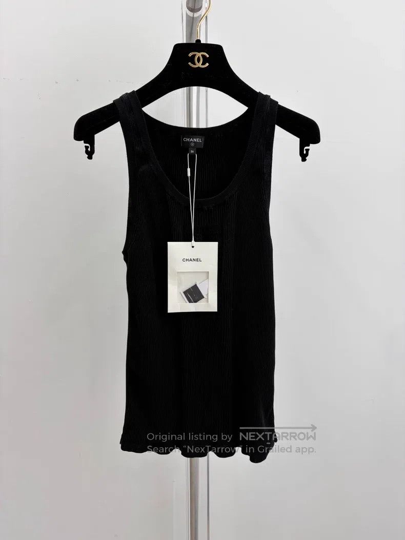 Chanel Chanel Black love knitted suspender vest Size XS / US 0-2 / IT 36-38 - 2 Thumbnail