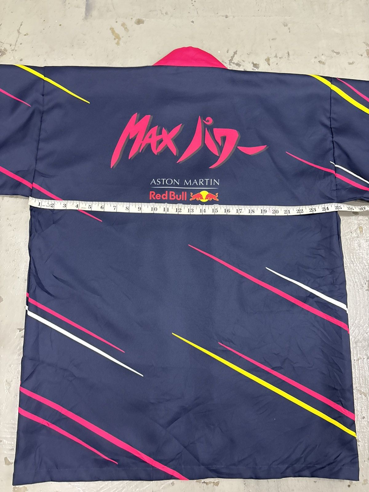 Red Bull RARE Max Verstappen Red Bull Racing Formula 1 Kimono Size US L / EU 52-54 / 3 - 12 Thumbnail