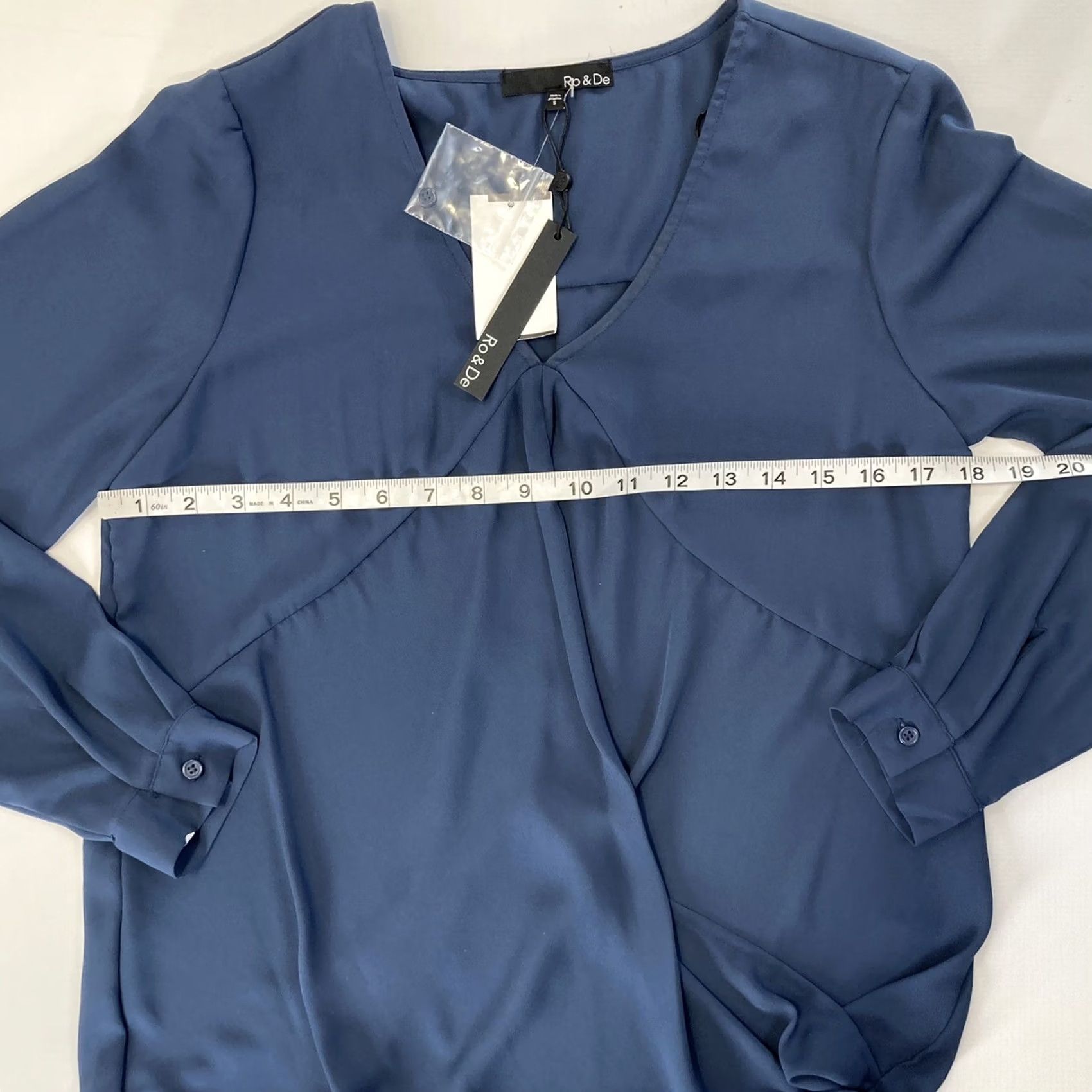 Vintage Ro & De Blue Long Sleeve Blouse Shirt Womens Small V-Neck Pullover Casual Blue Tie-Waist? Size S / US 4 / IT 40 - 5 Thumbnail