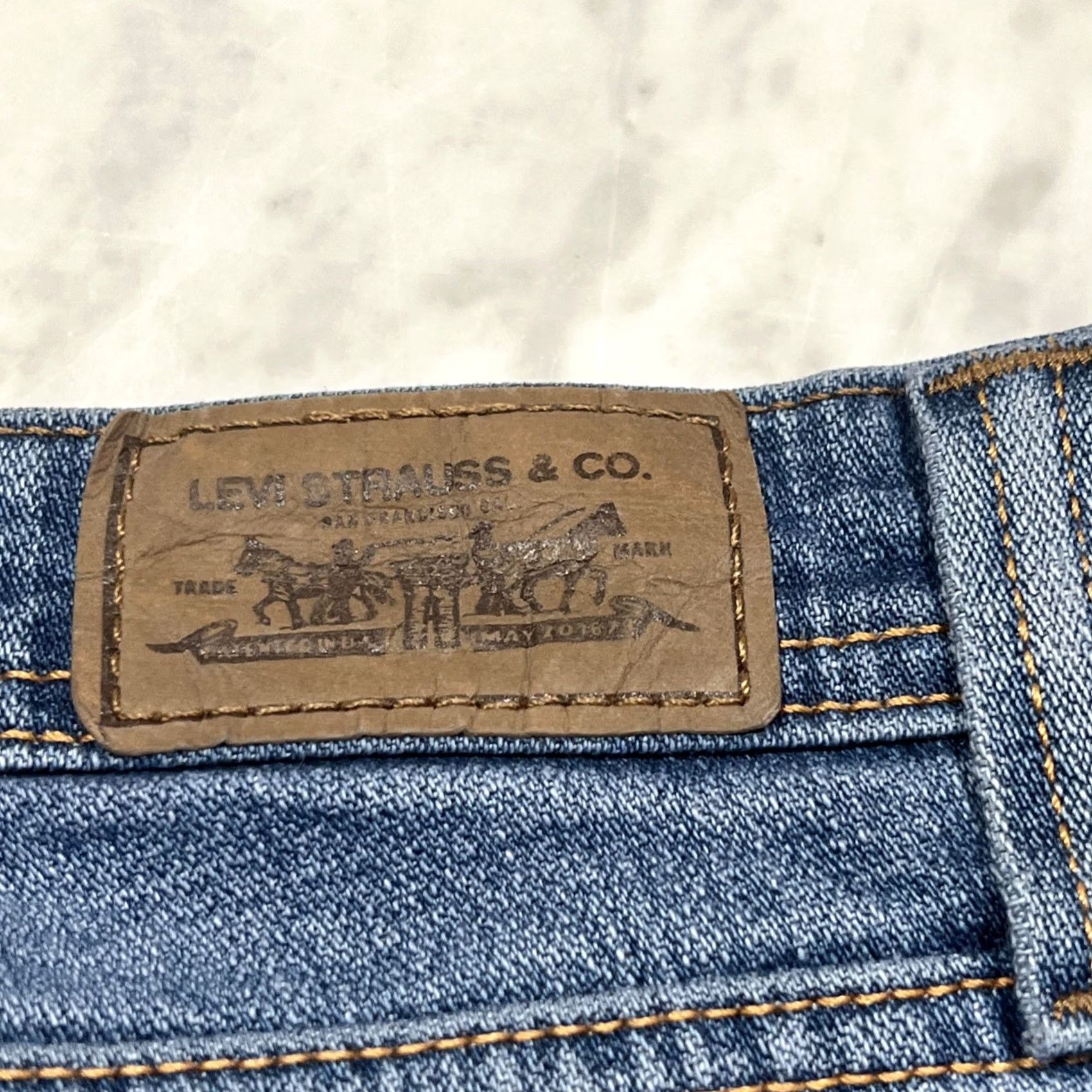 Levi's Levi's 542 Jeans Low Flare Leg Women’s 16 M Light Wash Blue Denim Flap Pockets Size 38" / US 16 / IT 52 - 6 Thumbnail