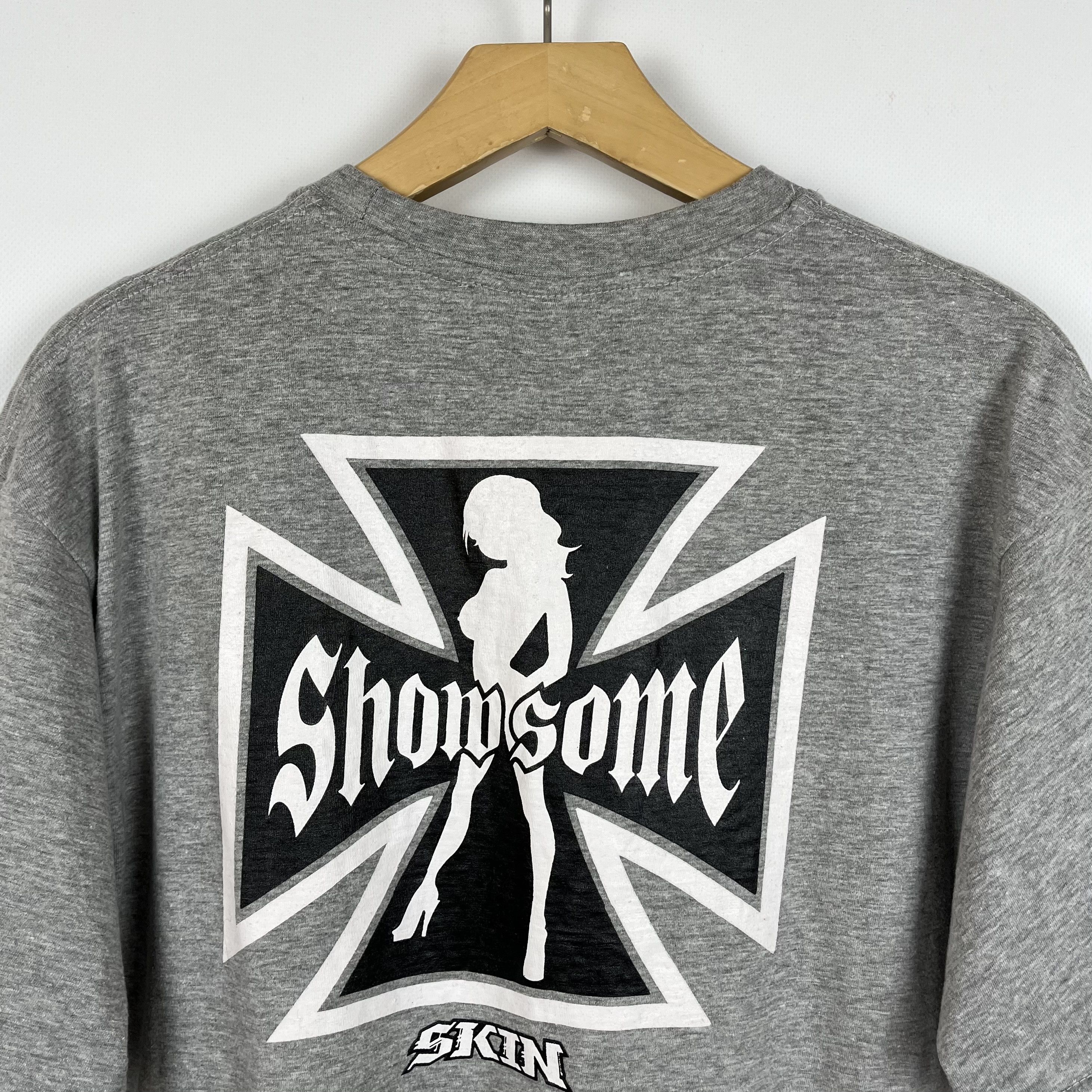 Hook-Ups Vintage Skin Industries Y2K “Show Some” T Shirt 2000’s Size US L / EU 52-54 / 3 - 6 Thumbnail