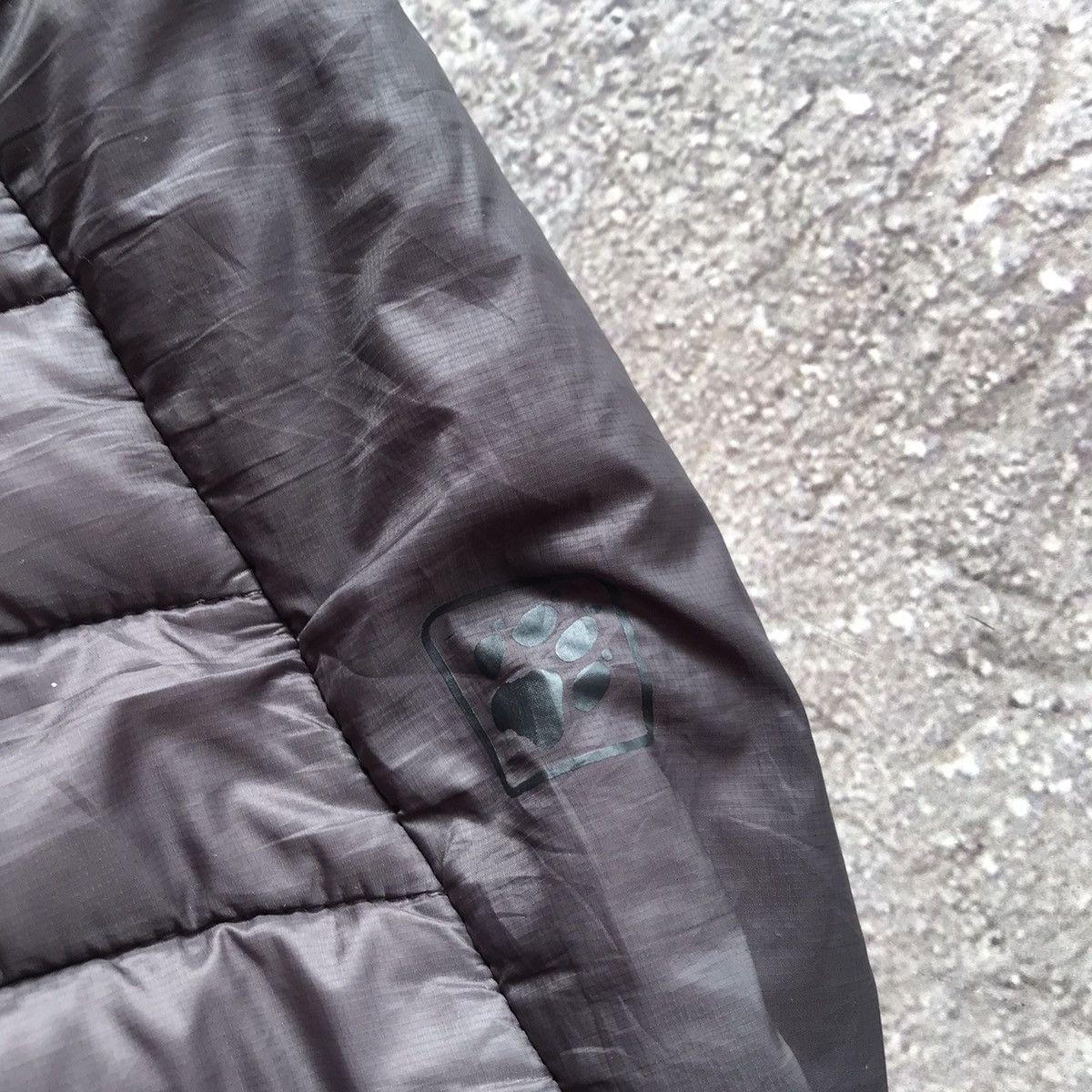 Vintage Vintage Jack Wolfskins Quilted Down Jacket Gorpcore Y2K S Size US S / EU 44-46 / 1 - 9 Thumbnail