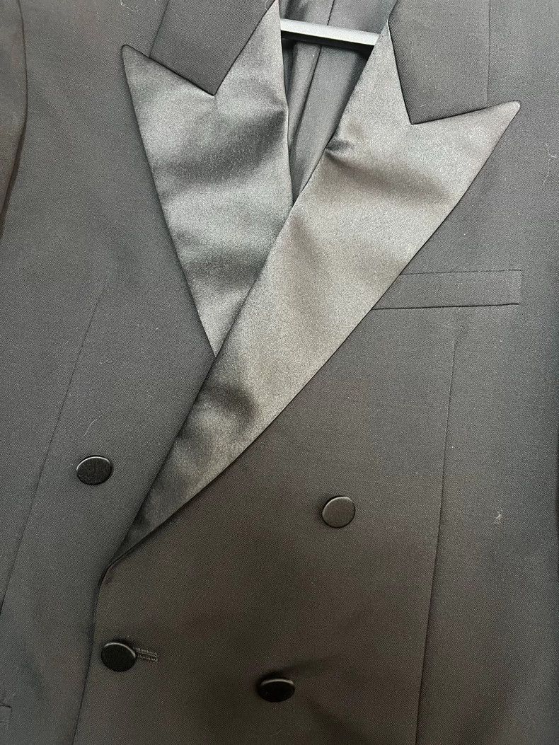 Saint Laurent Paris Saint Laurent Paris Fall/Winter 22 satin gun-lapel double-b Size 46R - 4 Thumbnail