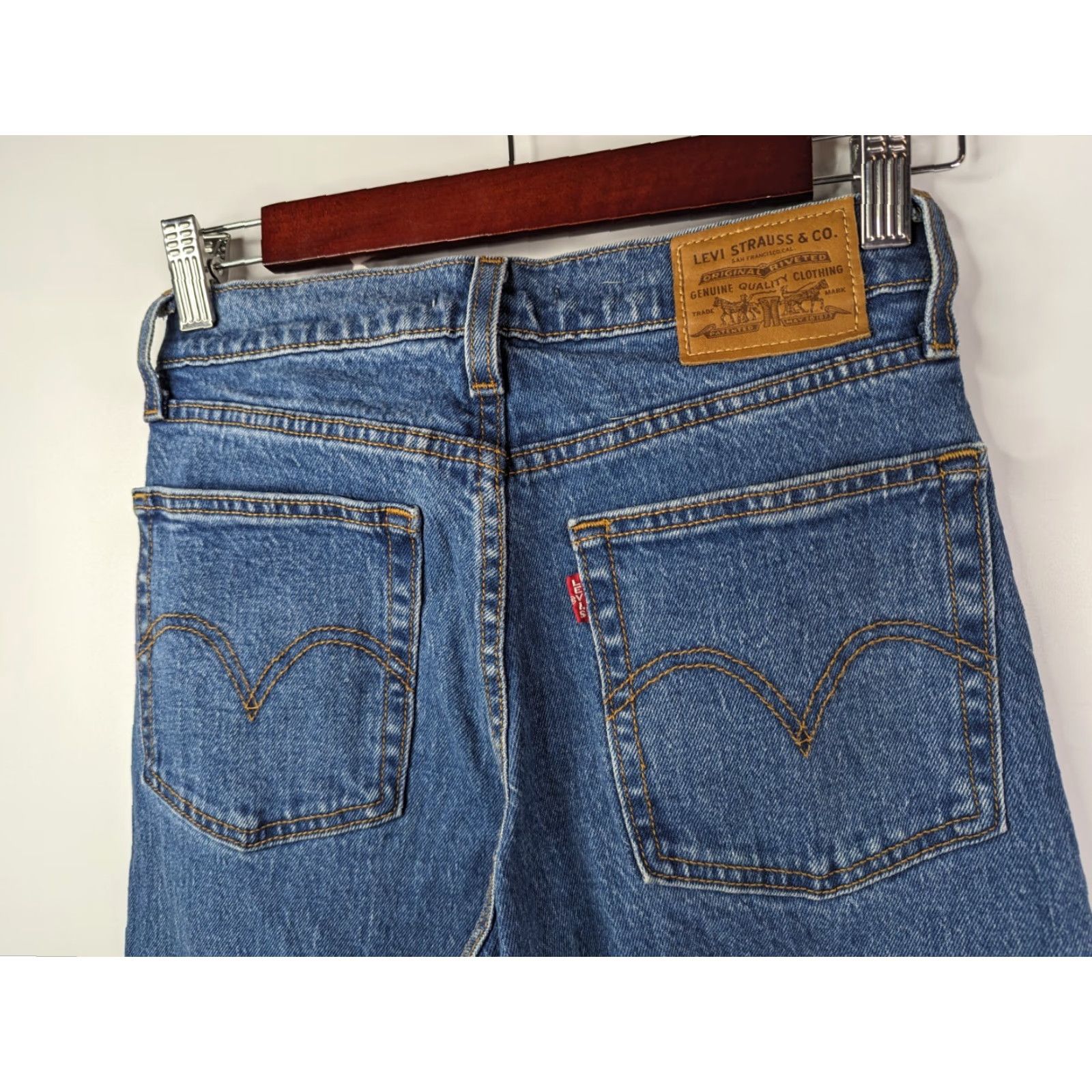Levi's Levi's Jeans Women's Regular Straight Denim Button Fly Wedgie Fit 24 Blue 5-Pocket Size 42" / US 20 - 6 Thumbnail