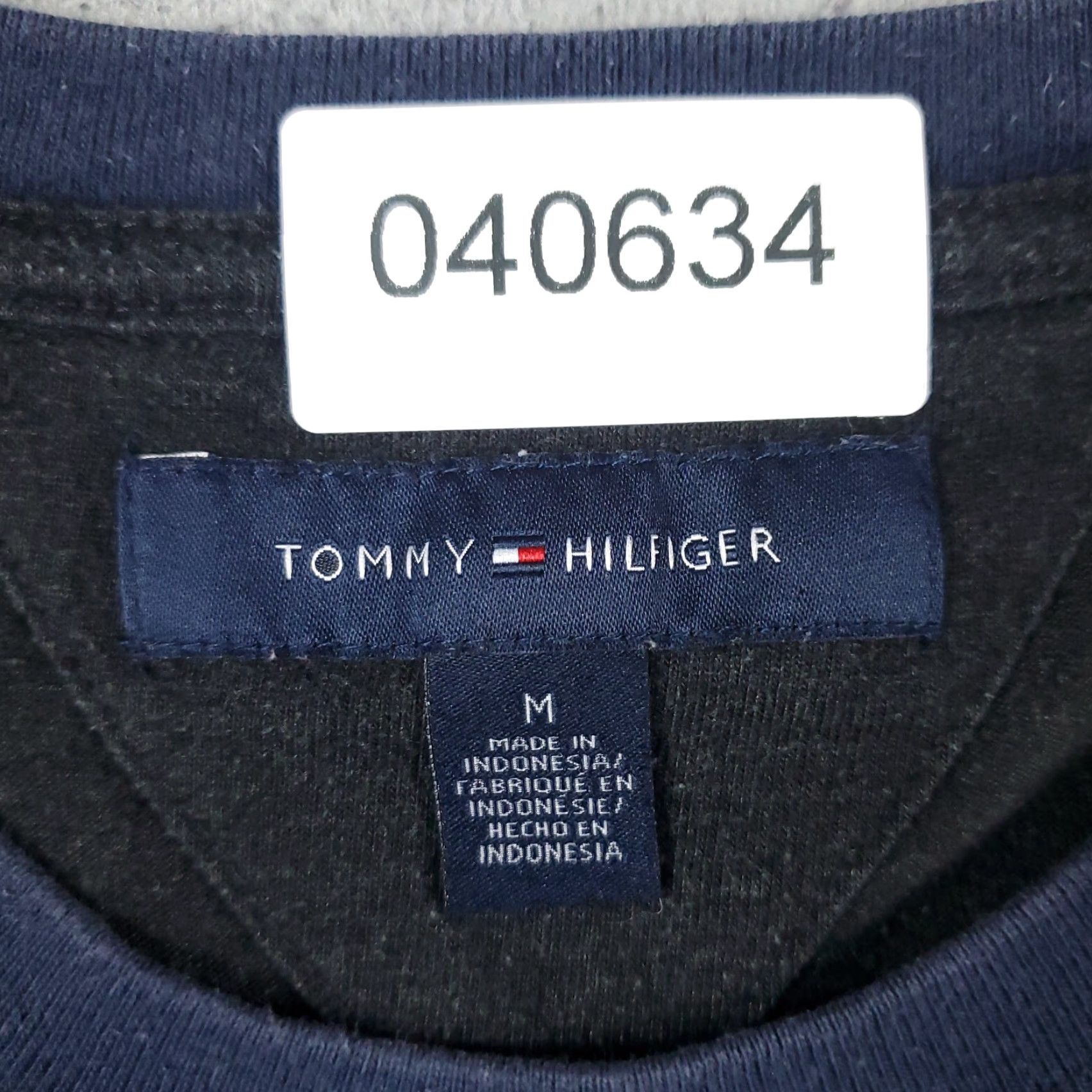 Tommy Hilfiger Tommy Hilfiger T Shirt Mens Size Medium Gray Solid Short Sleeve Crew Neck Cotton Logo Adult Size US M / EU 48-50 / 2 - 6 Thumbnail