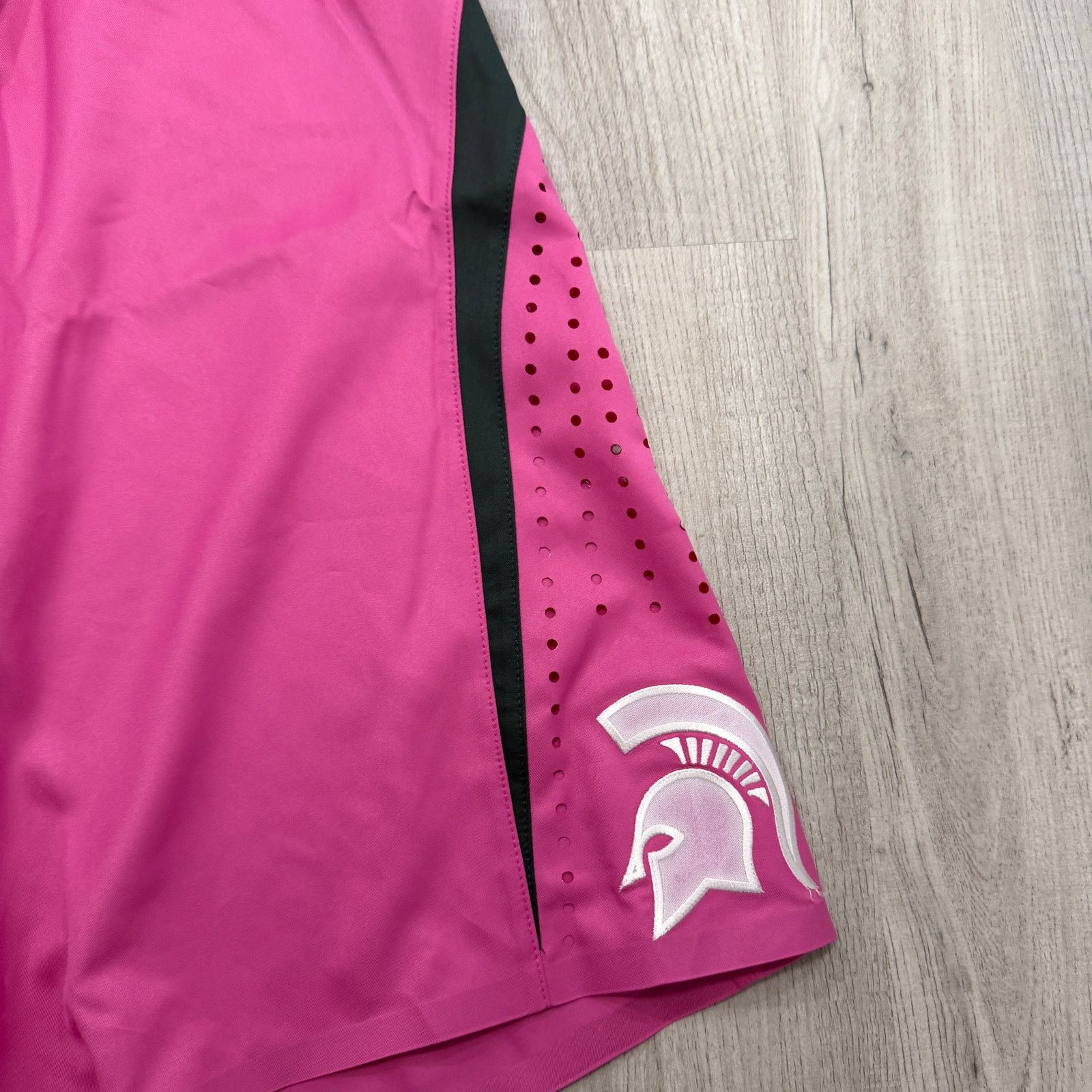 Nike Nike Michigan State Spartans Breast Cancer Awareness Shorts Size US 38 / EU 54 - 3 Thumbnail