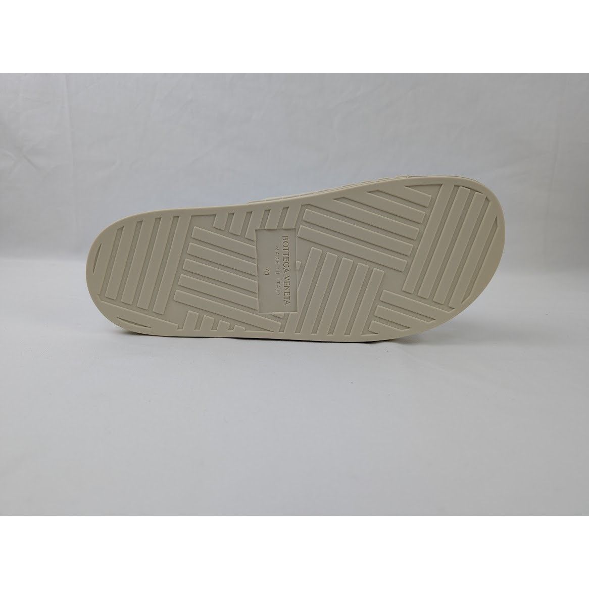 Bottega Veneta o1rshd1 Rubber Carpet Slider Sandal in Sea Salt Size US 8 / EU 41 - 9 Thumbnail