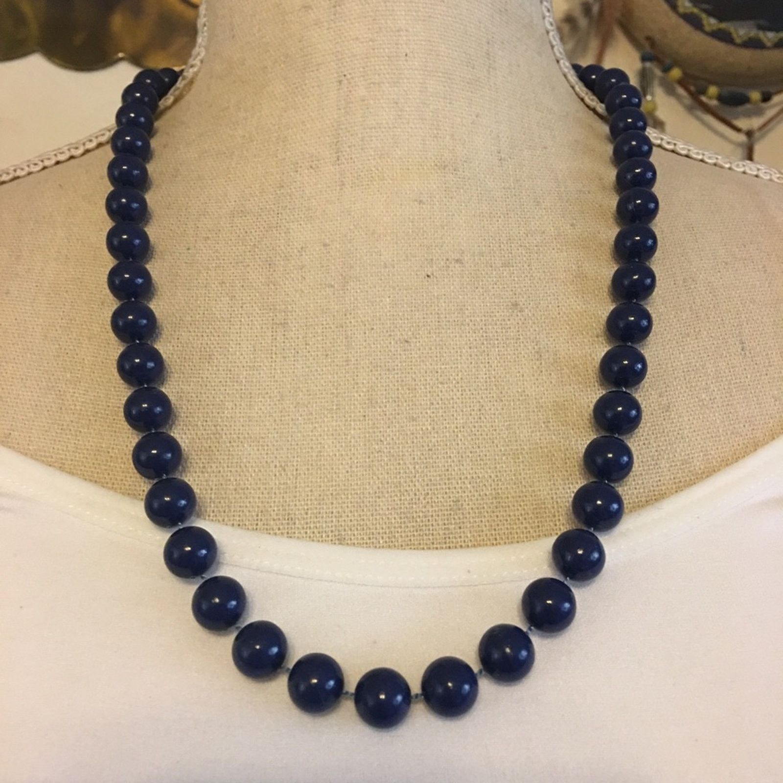 Vintage Vintage navy round plastic bead necklace Size ONE SIZE - 1 Thumbnail